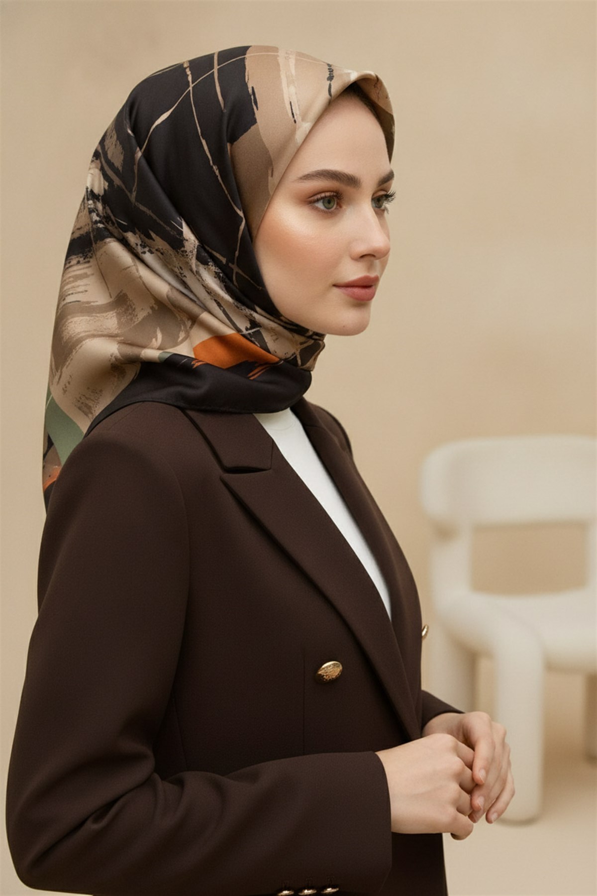 %100 Twill İpek Geometrik Desenli Taba - Haki Renkli 90x90 Eşarp Dikim Şekli : El Dikişi