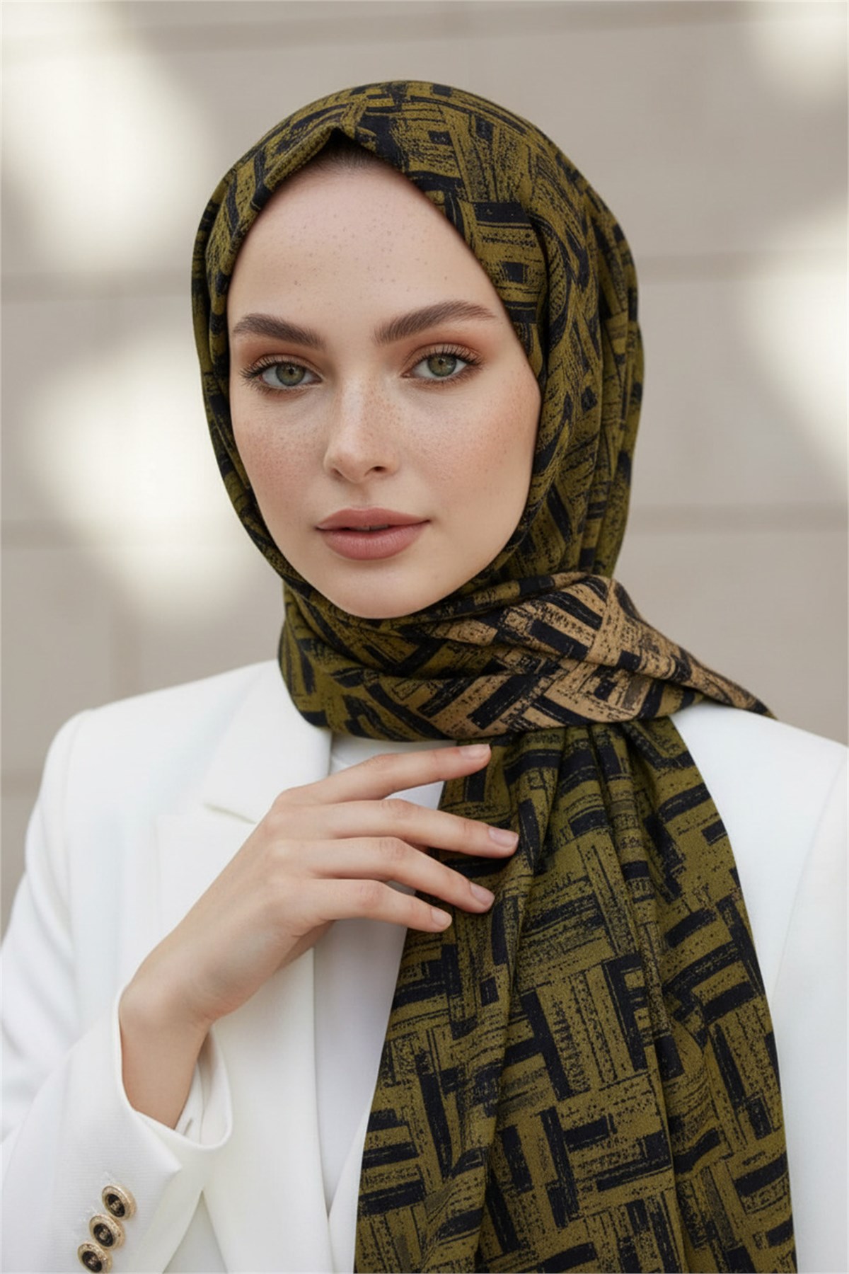 KREP DEGRADELİ ÇİZGİ DESENLİ HAKİ RENKLİ 75X195 KIRIŞMAZ ŞAL