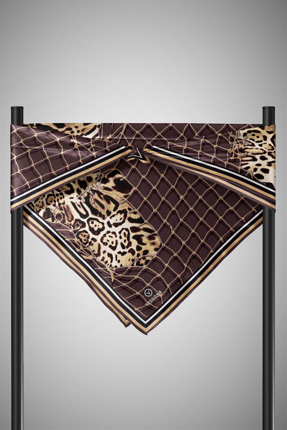 %100 Twill İpek Leopar Desenli Sütlükahverengi Renkli 90x90 Eşarp Dikim Şekli : El Dikişi