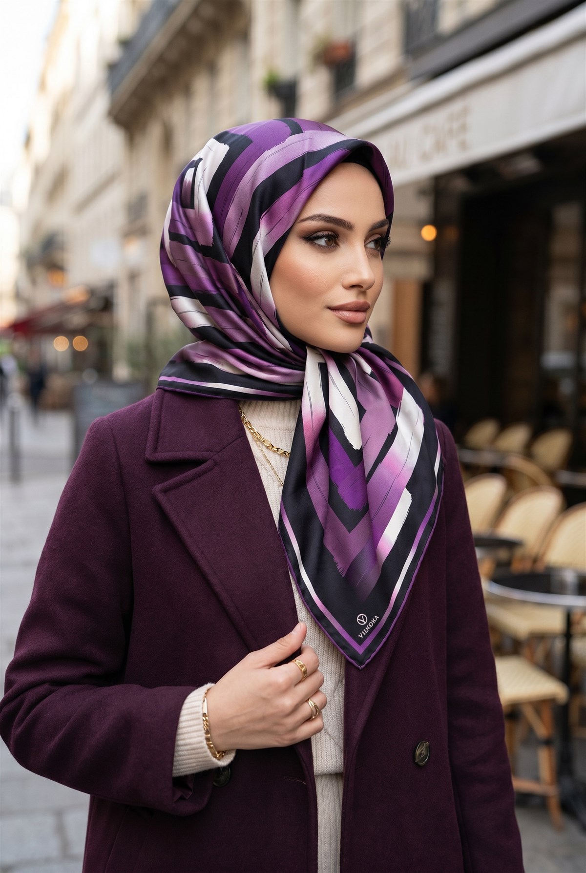 %100 Twill İpek Geometrik Fırça İzi Desenli Siyah - Mürdüm Renkli 90x90 Eşarp Dikim Şekli : El Dikişi