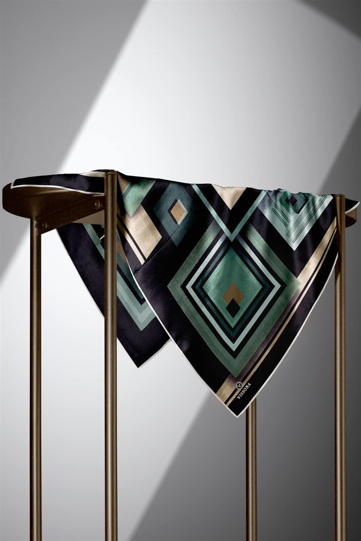 %100 Twill İpek Kare Desenli Siyah - Mint Yeşili Renkli 90x90 Eşarp Kenar Dikiş Şekli El Dikişli