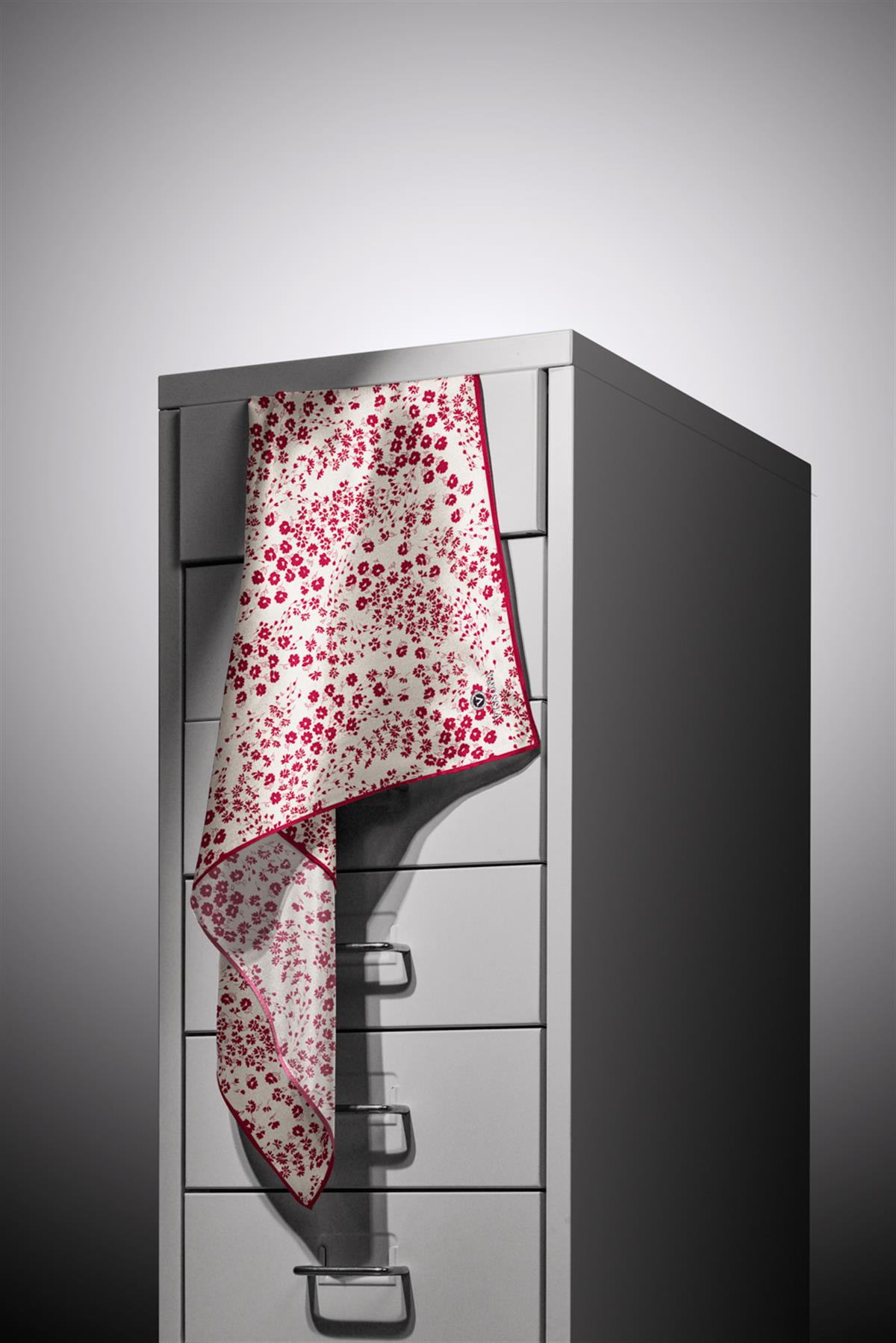 %100 Twill İpek Çıtır Çiçek Desenli Krem - Bordo Renkli 90x90 Eşarp Dikim Şekli : El Dikişi