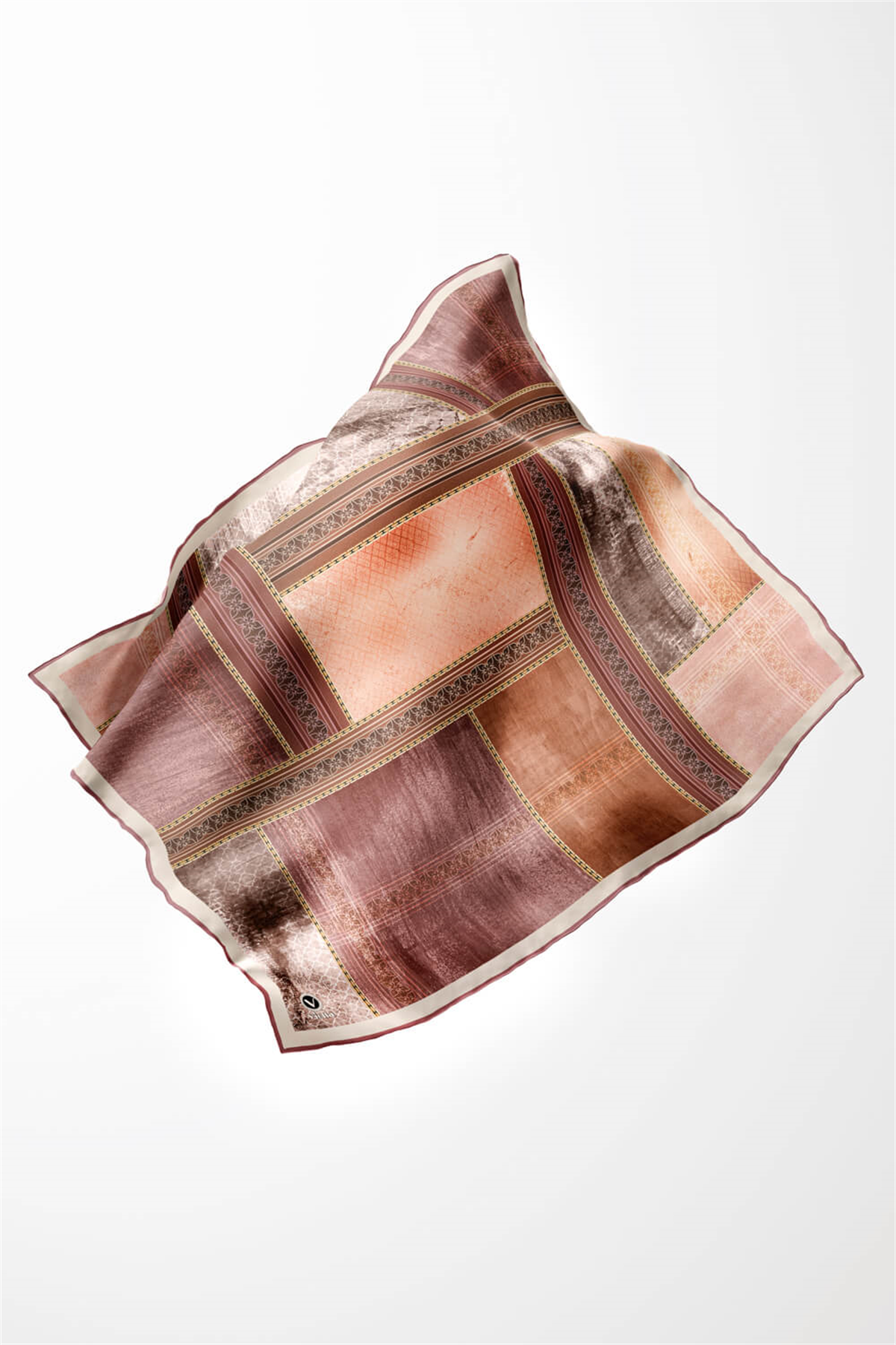Twill Dokulu Ve Geometrik Desenli Pudra Renkli 90x90 Eşarp (İpek İçermez) Dikim Şekli : El Dikişi