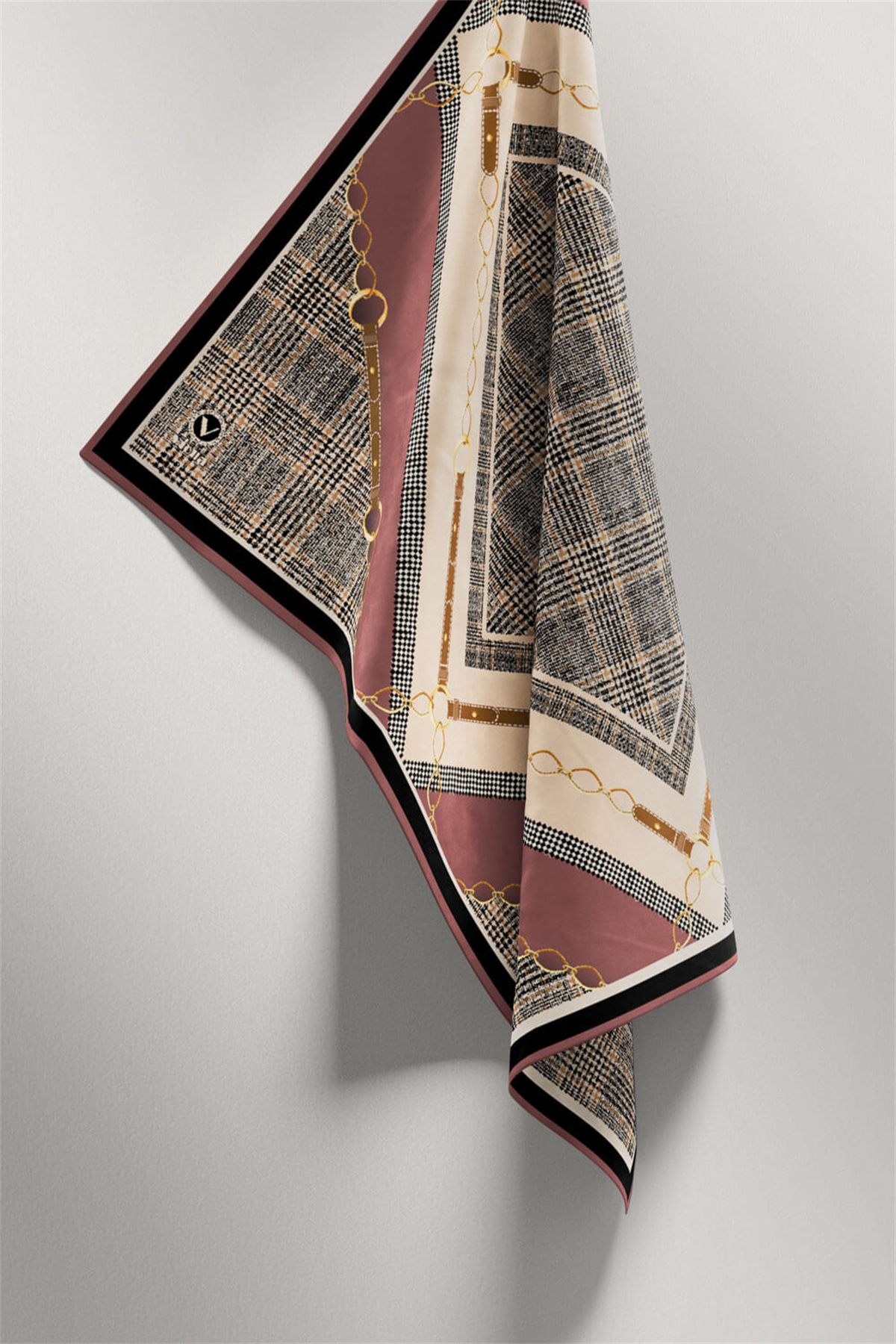 Twill Kemer ve Zincir Detaylı Ekose Desenli Gül Kurusu Renkli 90x90 Eşarp (İpek İçermez) Kenar Dikiş Şekli El Dikişli