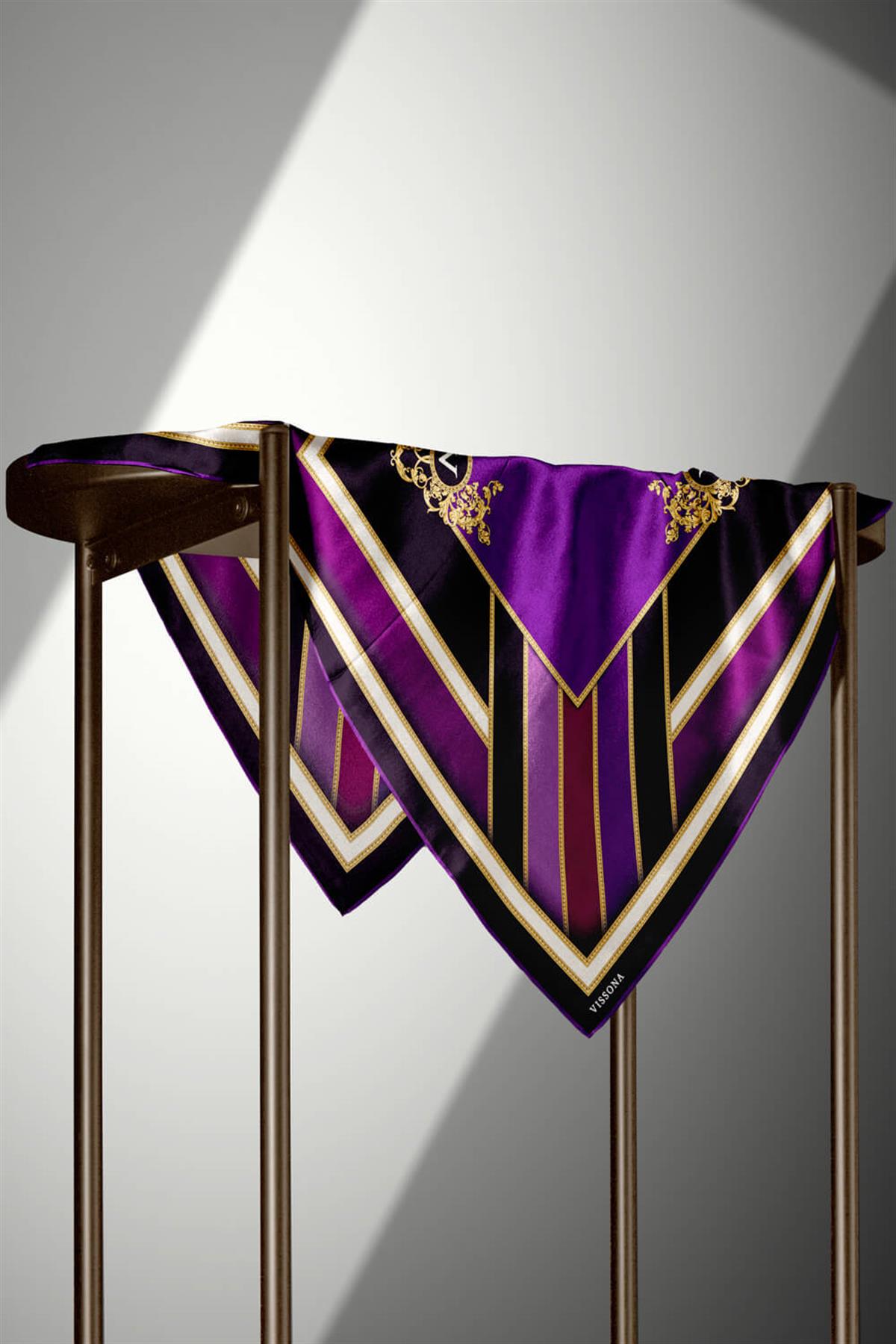 %100 Twill İpek Baroklu Ve Geometrik Desenli Mürdüm - Mor Renkli 90x90 Eşarp Dikim Şekli : El Dikişi