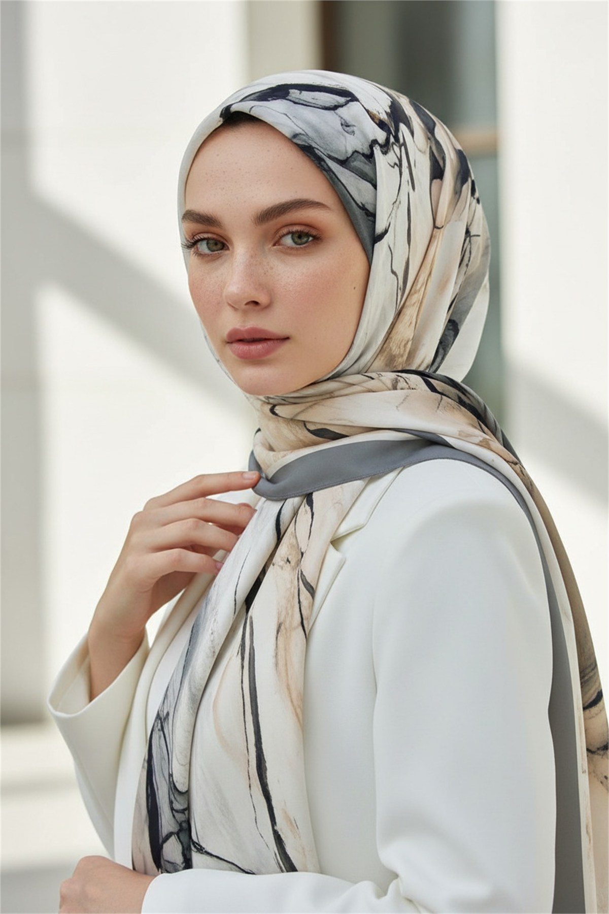 KREP BATİK DESENLİ GRİ RENKLİ 75X195 KIRIŞMAZ ŞAL