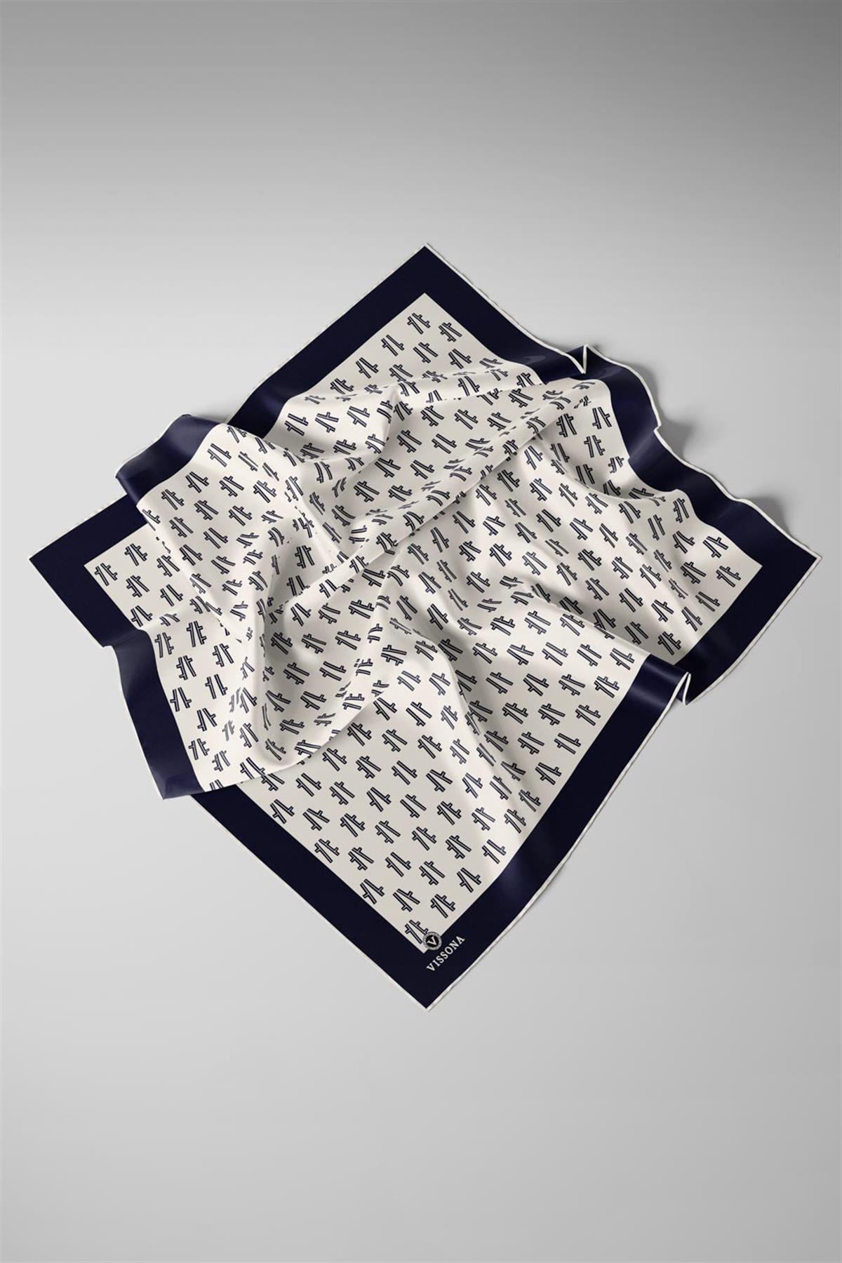 %100 Twill İpek Geometrik Desenli Krem - Lacivert Renkli 90x90 Eşarp Dikim Şekli : El Dikişi