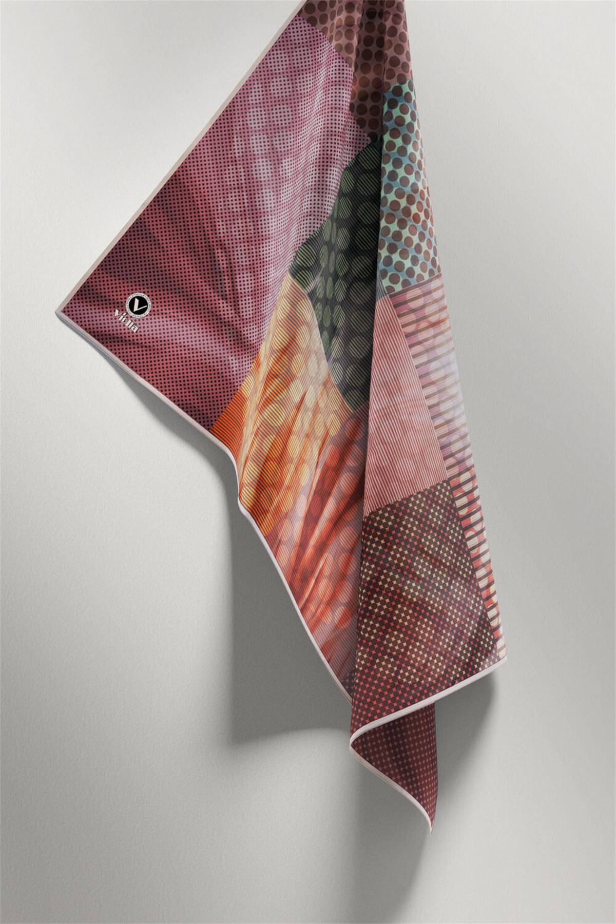 Twill Geometrik Pembe Renkli 90x90 Eşarp (İpek İçermez) Kenar Dikiş Şekli El Dikişli