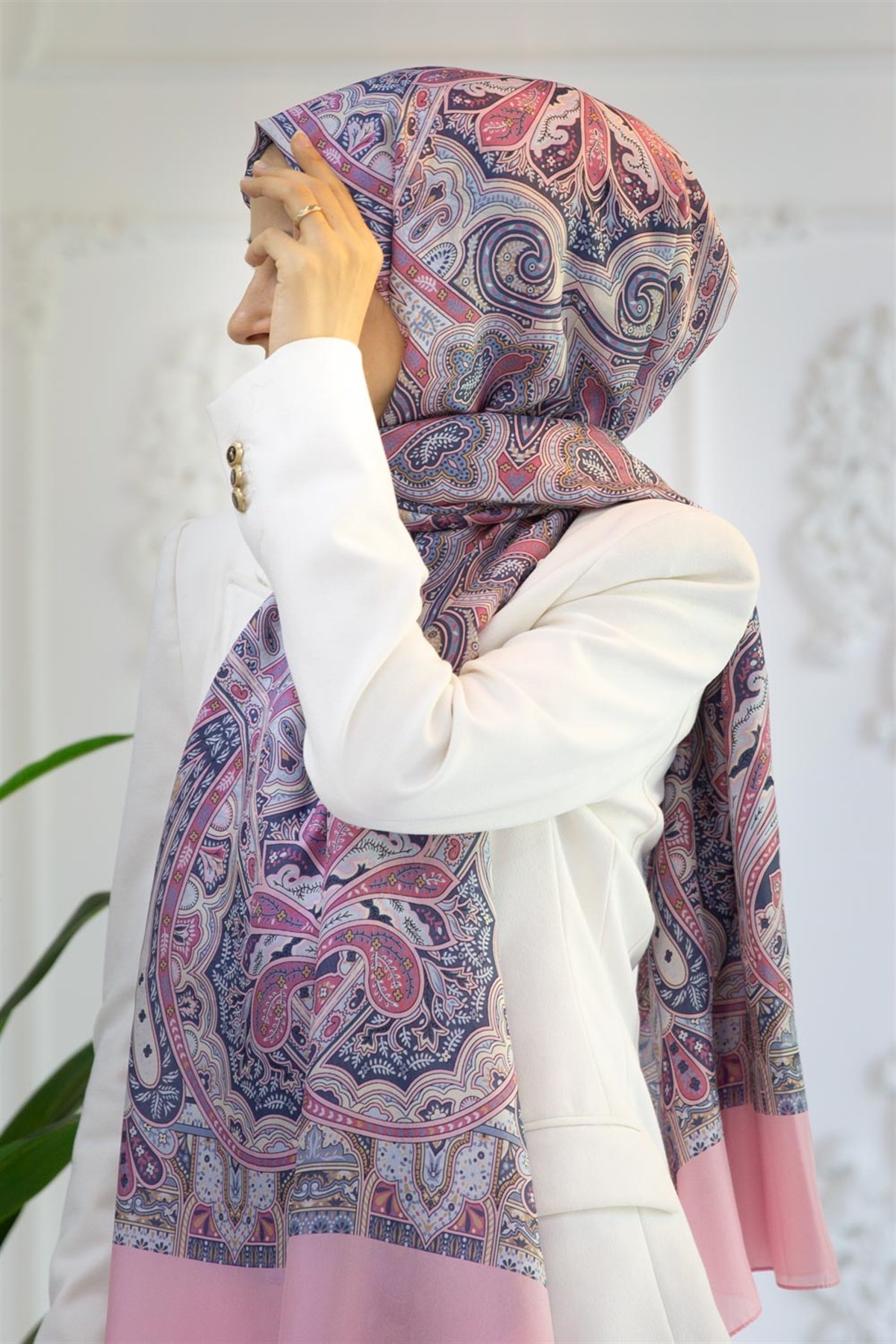%100 İpek Etnik Desenli Pembe Renkli 92x210 Şal