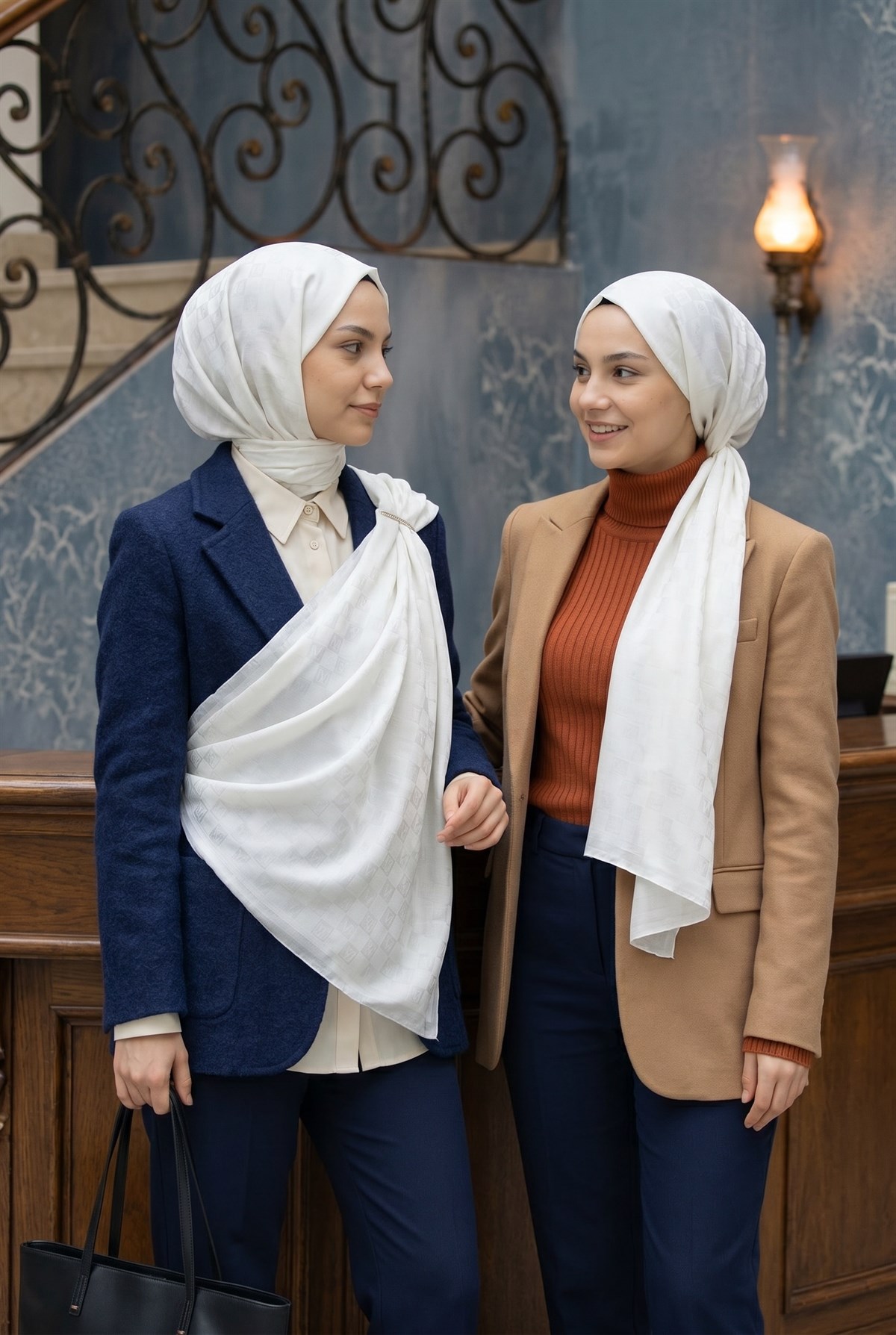 %57 İpek %43 Pamuk Monogram Dokumalı Ekru Renkli 70X190 Yumuşak Dökümlü Şal