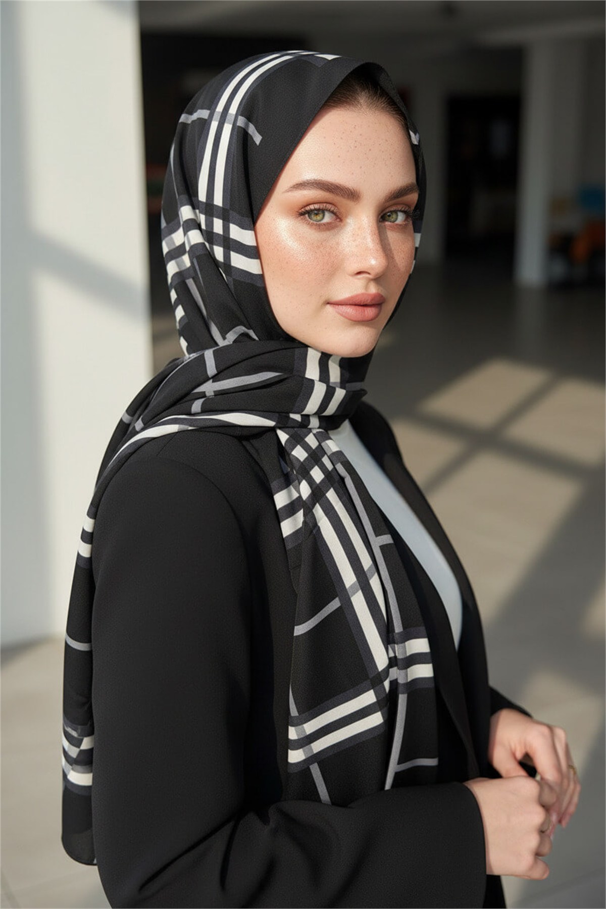 KREP EKOSE DESENLİ SİYAH RENKLİ 75X195 KIRIŞMAZ ŞAL