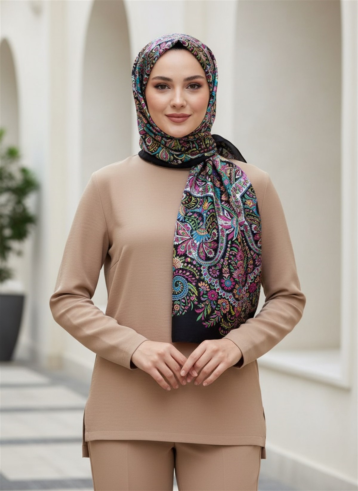 100% İpek Etro Desenli Siyah - Mürdüm Renkli 92x210 Şal