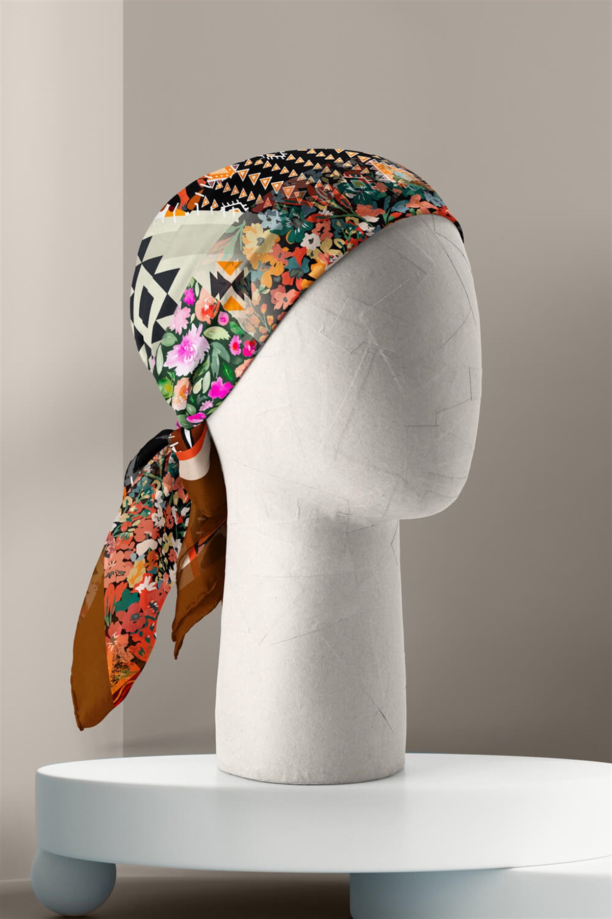 Violla H17 ETNIC FLOWERS PATCHWORK BANDANA