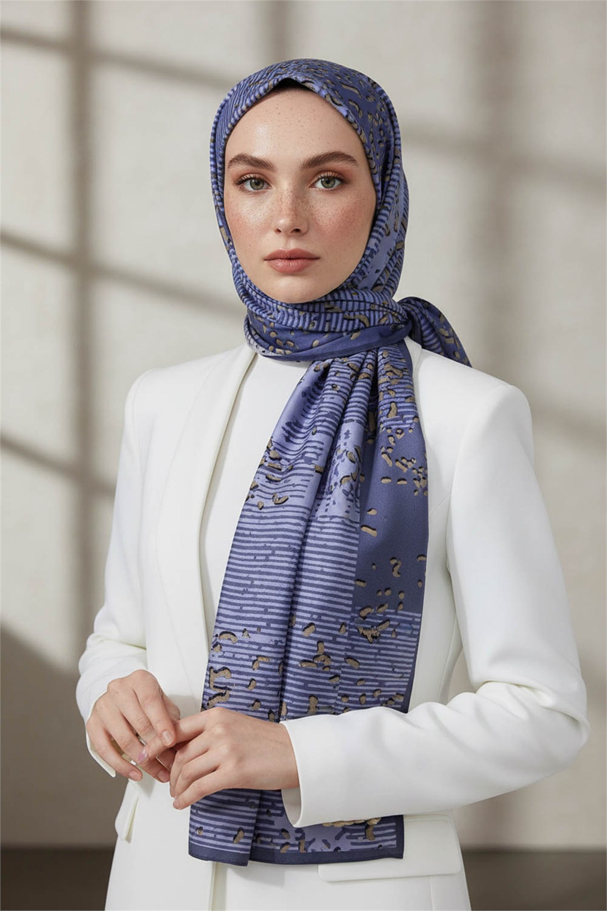 KREP ESKİTME DESENLİ LACİVERT RENKLİ 75X195 KIRIŞMAZ ŞAL