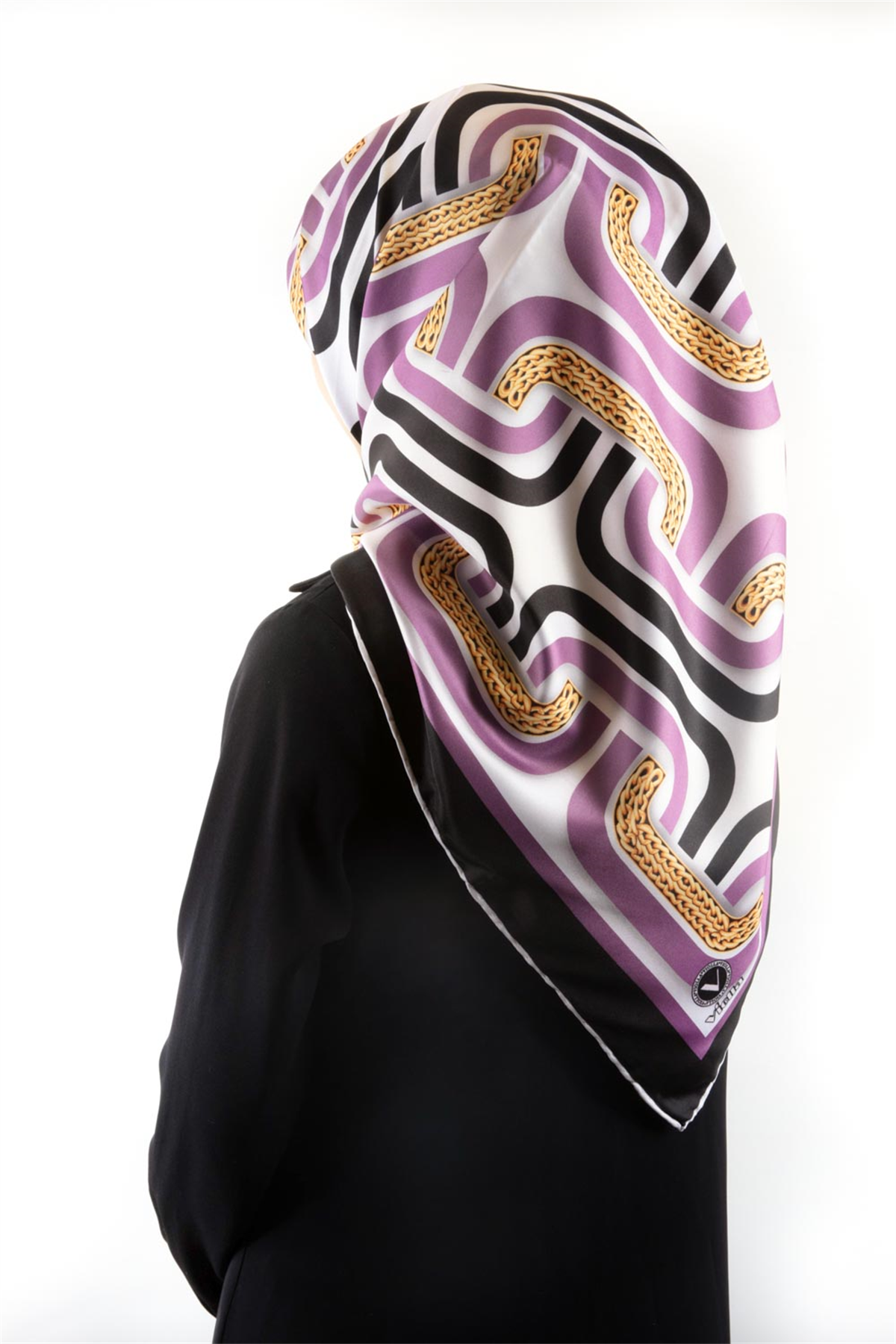 Twill Geometrik Zincir Desenli Lila Renkli 90x90 Eşarp (İpek İçermez) Kenar Dikiş Şekli El Dikişli