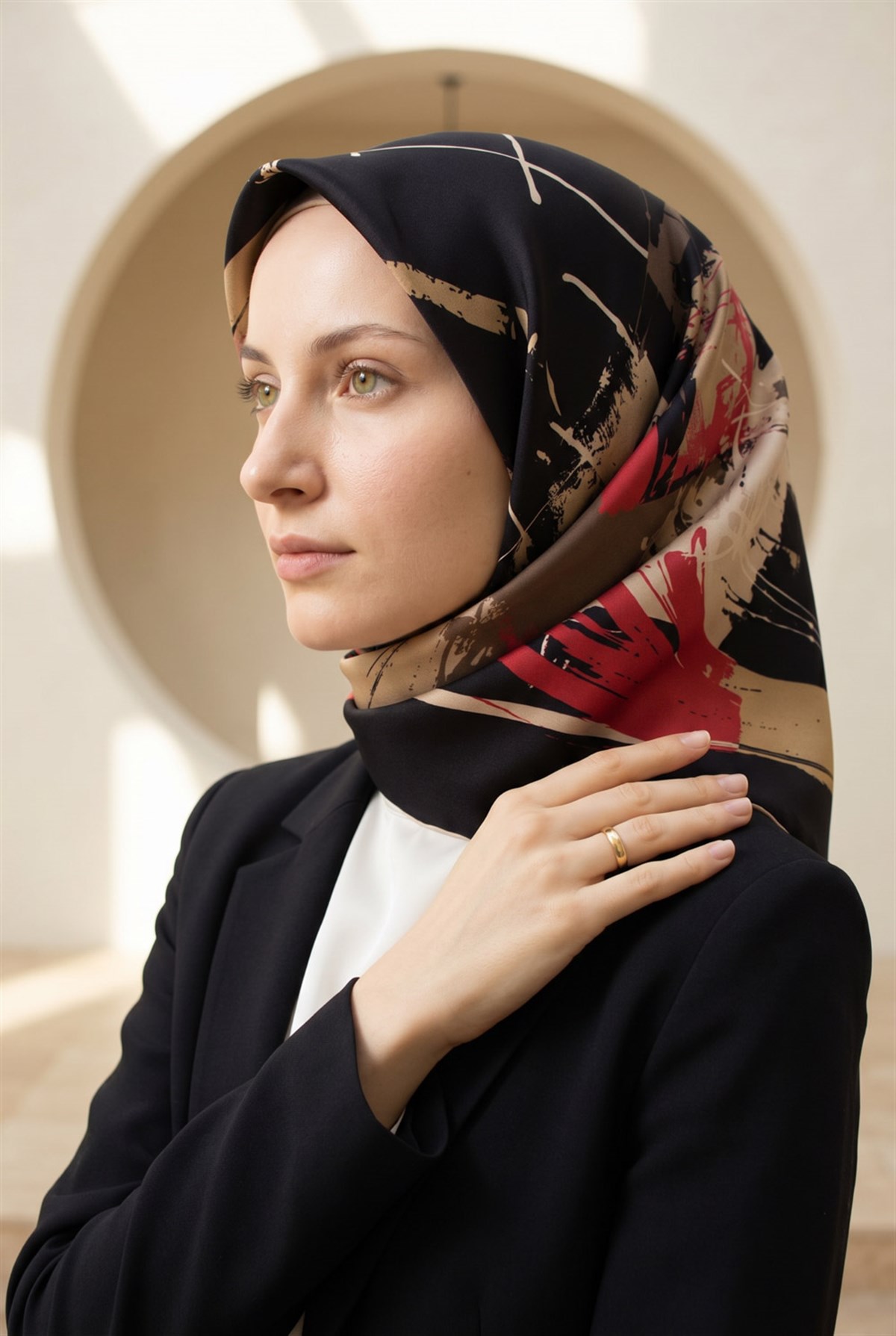 %100 Twill İpek Geometrik Desenli Siyah - Kırmızı Renkli 90x90 Eşarp Dikim Şekli : El Dikişi