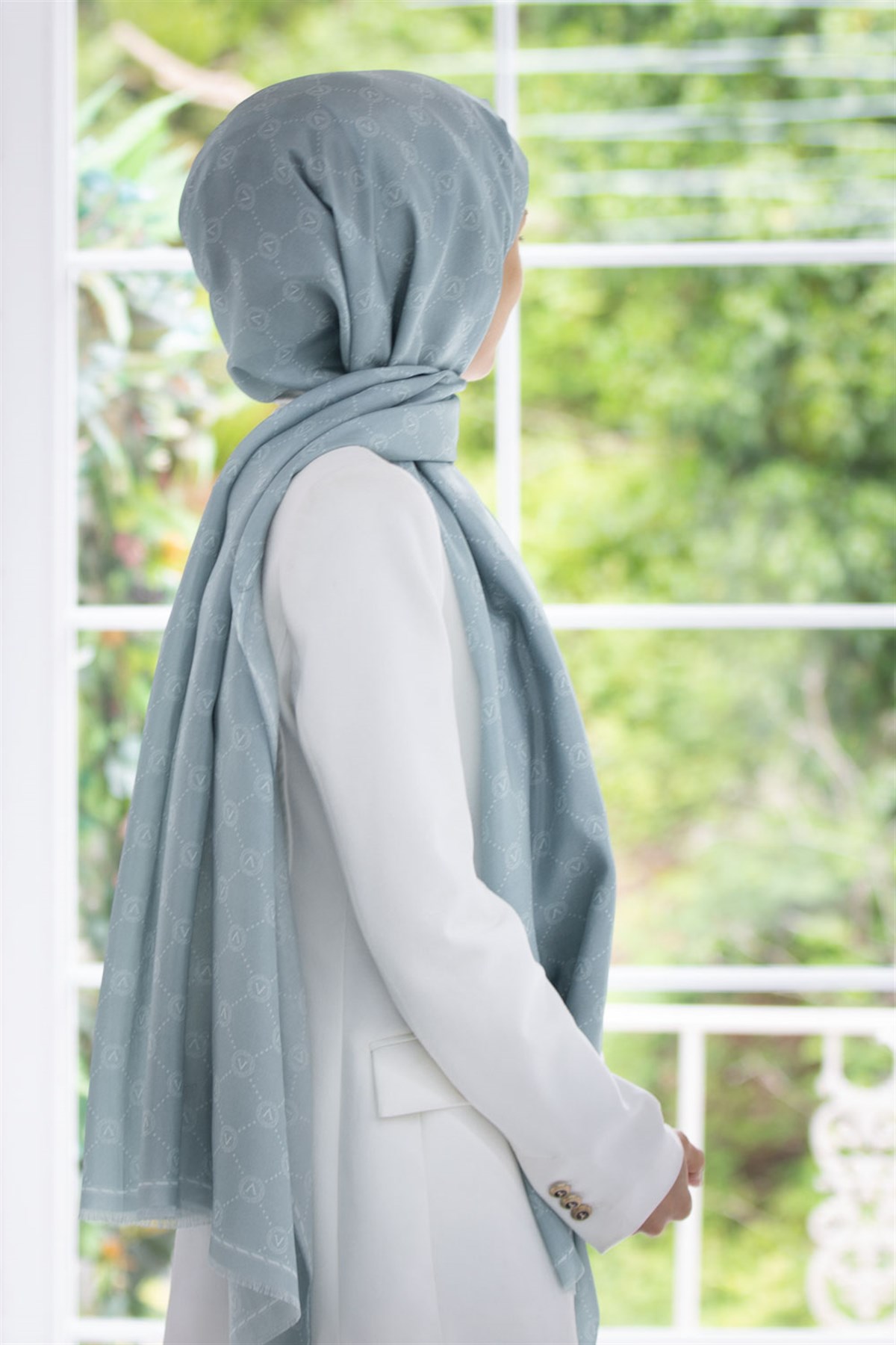 % 100 İpek V Logo Desenli Mint Yeşili Renkli 90x210 Şal