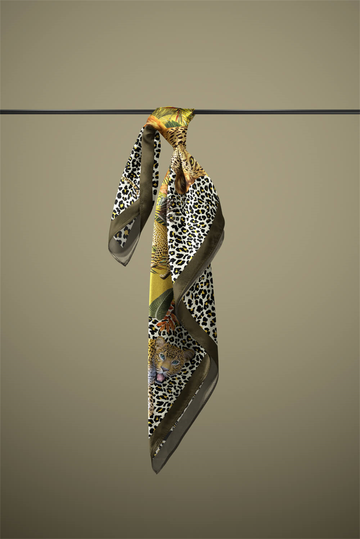 C17 KADIN DESENLİ BANDANA