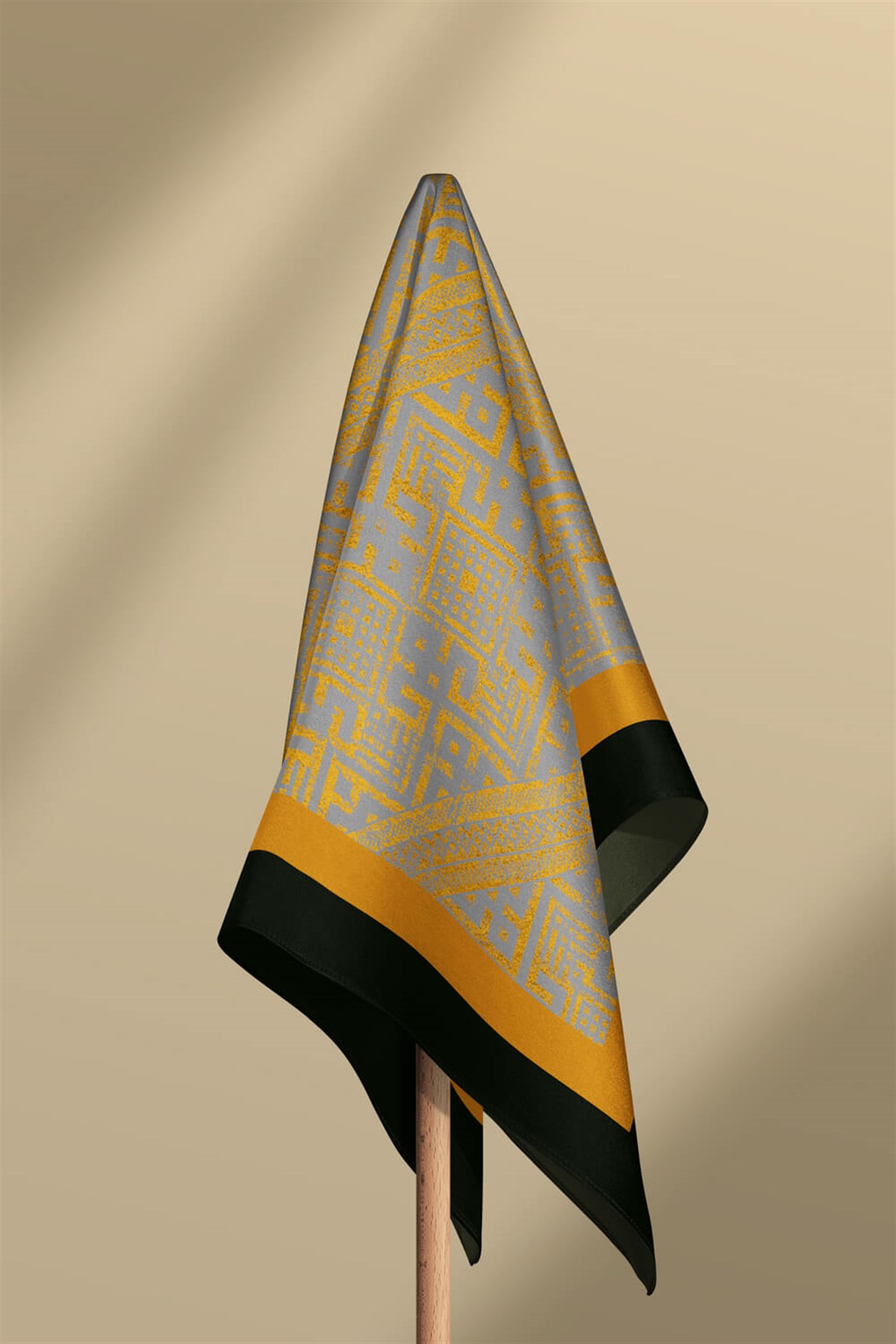 Violla G53 Kadın Turuncu Geometrik Desenli 50x50 Bandana DG01645-2