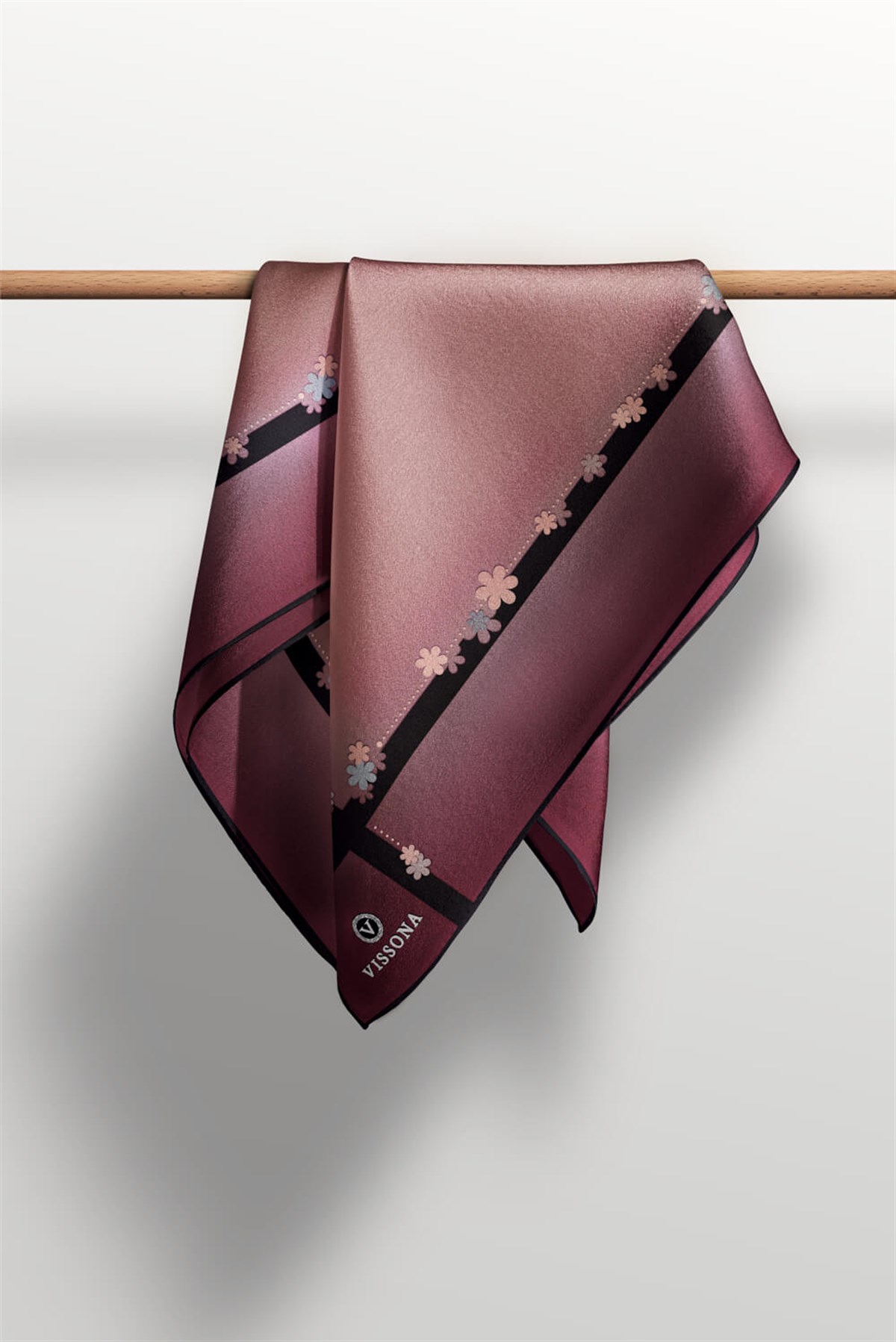 %100 Twill İpek Kenar Motifi Çiçek Desenli Gül Kurusu - Siyah Renkli 90x90 Eşarp Dikim Şekli : El Dikişi