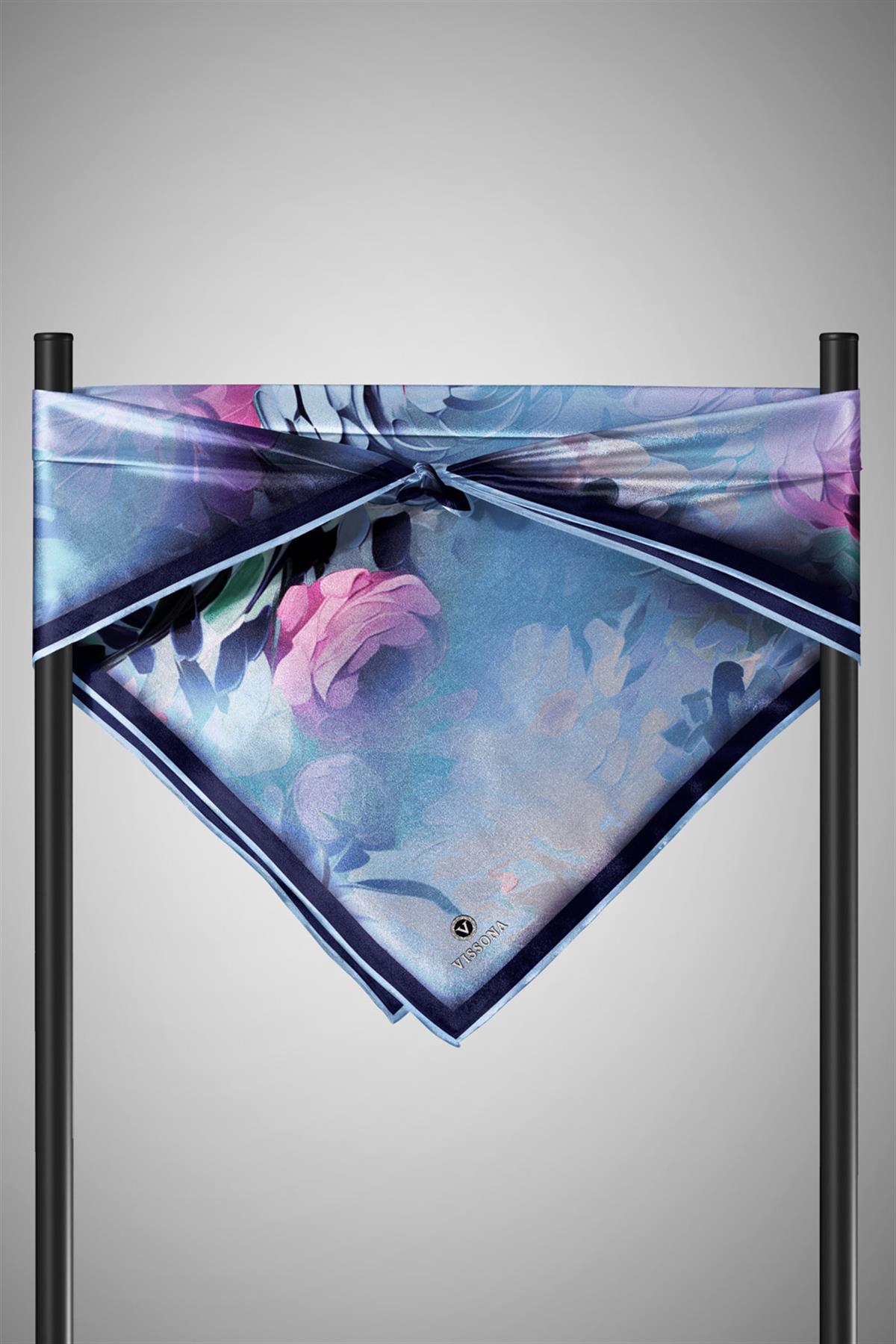 %100 Twill İpek Dumanlı Çiçek Desenli İndigo - Lacivert Renkli 90x90 Eşarp Kenar Dikiş Şekli El Dikişli