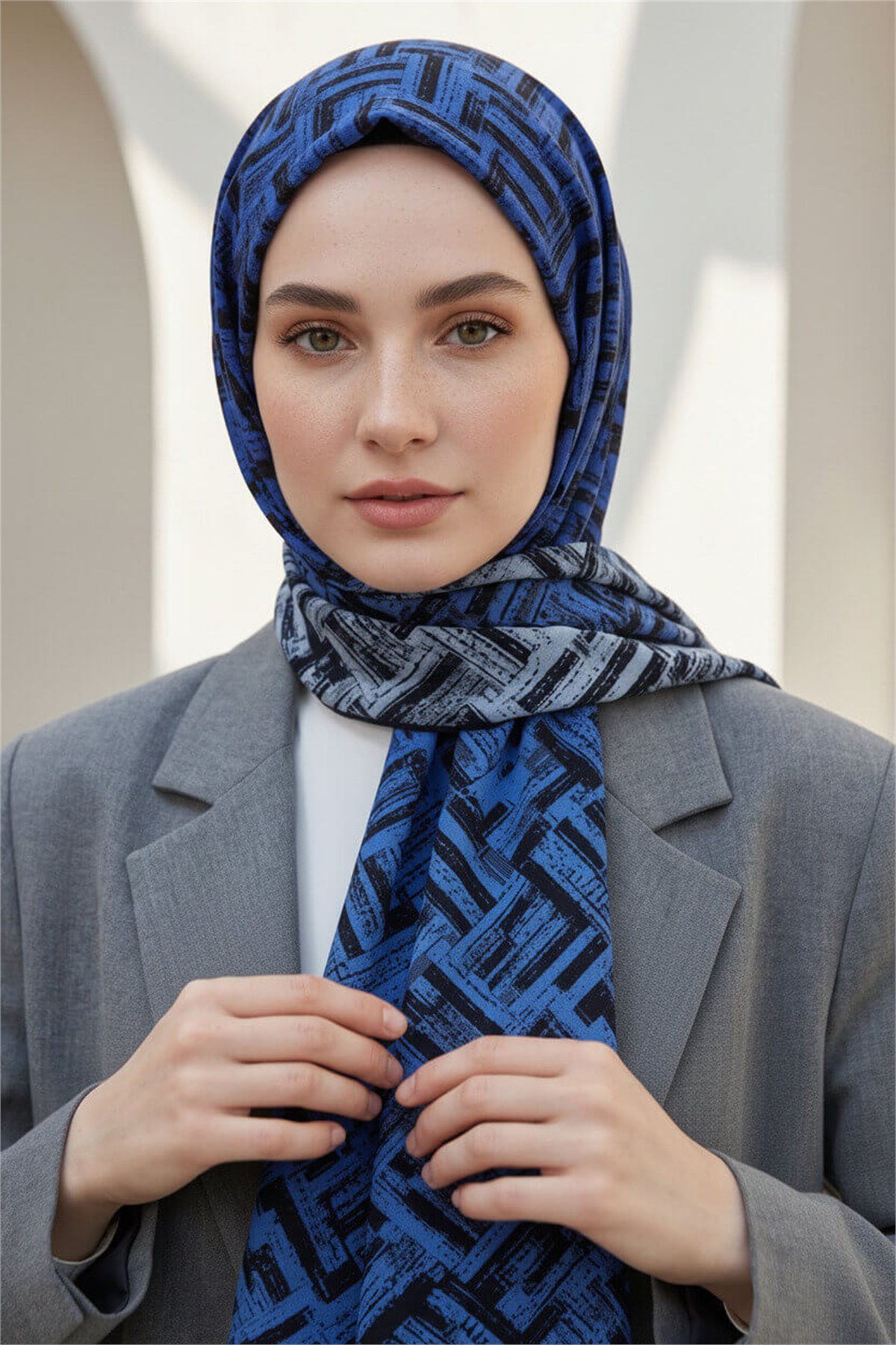 KREP DEGRADELİ ÇİZGİ DESENLİ SAKS RENKLİ 75X195 KIRIŞMAZ ŞAL