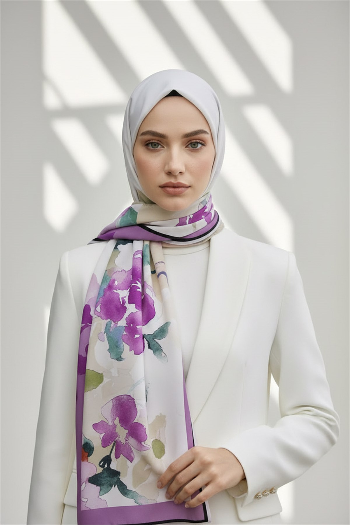 KREP ÇİÇEK DESENLİ KREM - MÜRDÜM RENKLİ 75X195 KIRIŞMAZ ŞAL