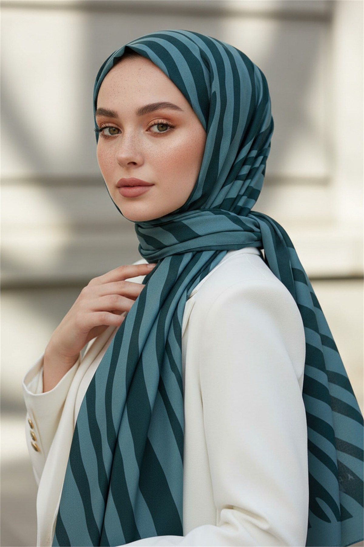 Kırışmaz Krep Şal Zebra Desenli Zümrüt Yeşili 75x190 cm – Kolay Şekil Alan