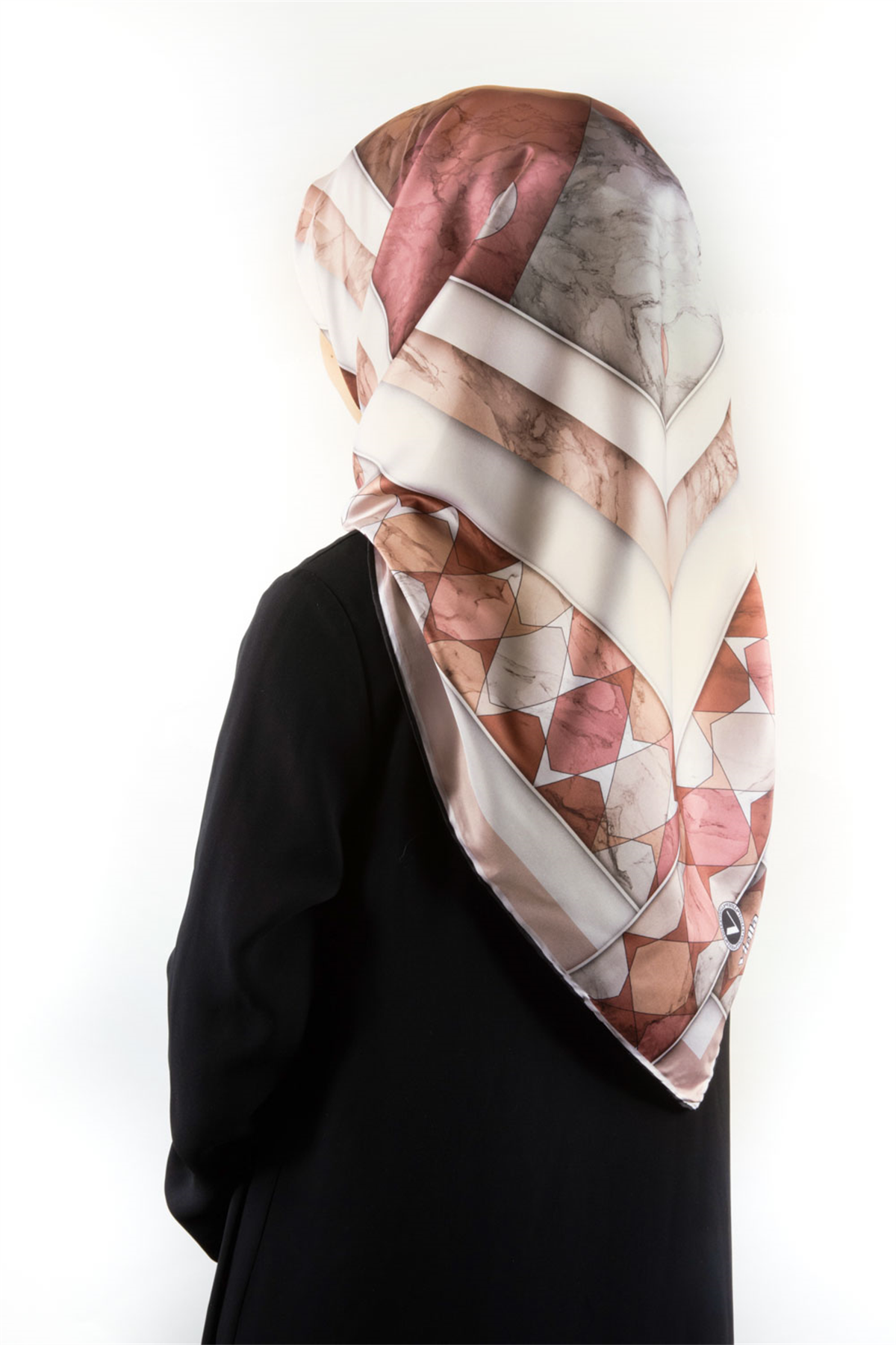 Twill Geometrik Mermer Desenli Somon Renkli 90x90 Eşarp (İpek İçermez) Kenar Dikiş Şekli El Dikişli