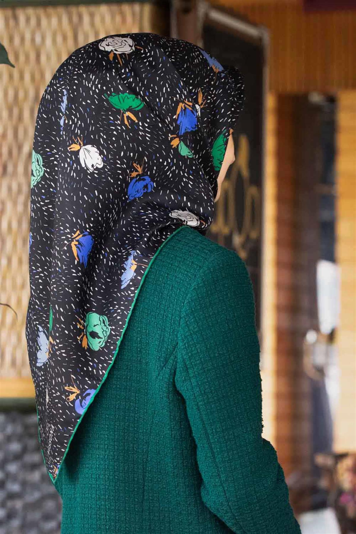 %100 Twill İpek Çıtır Çiçek Desenli Zümrüt Yeşili - Saks Renkli 90x90 Eşarp Dikim Şekli : El Dikişi