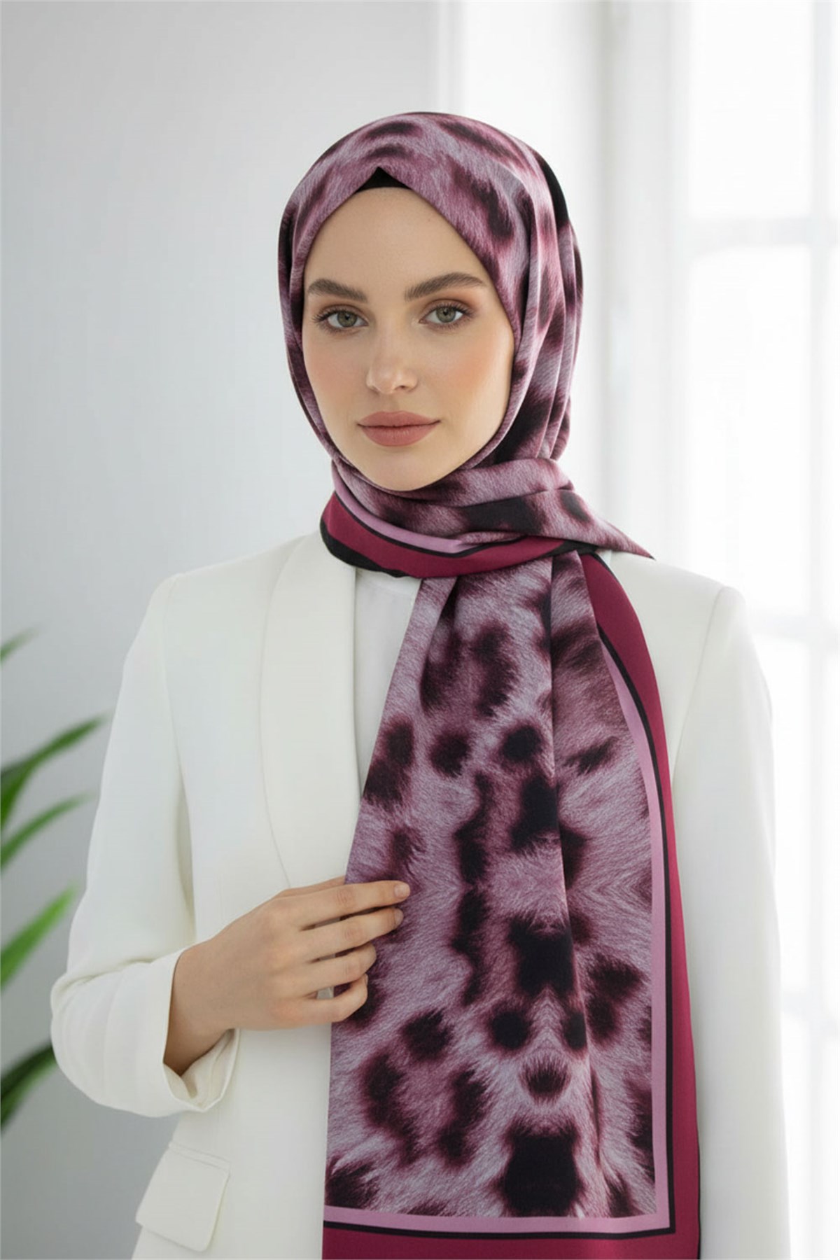 KREP LEOPAR DESENLİ BORDO RENKLİ 75X195 KIRIŞMAZ ŞAL