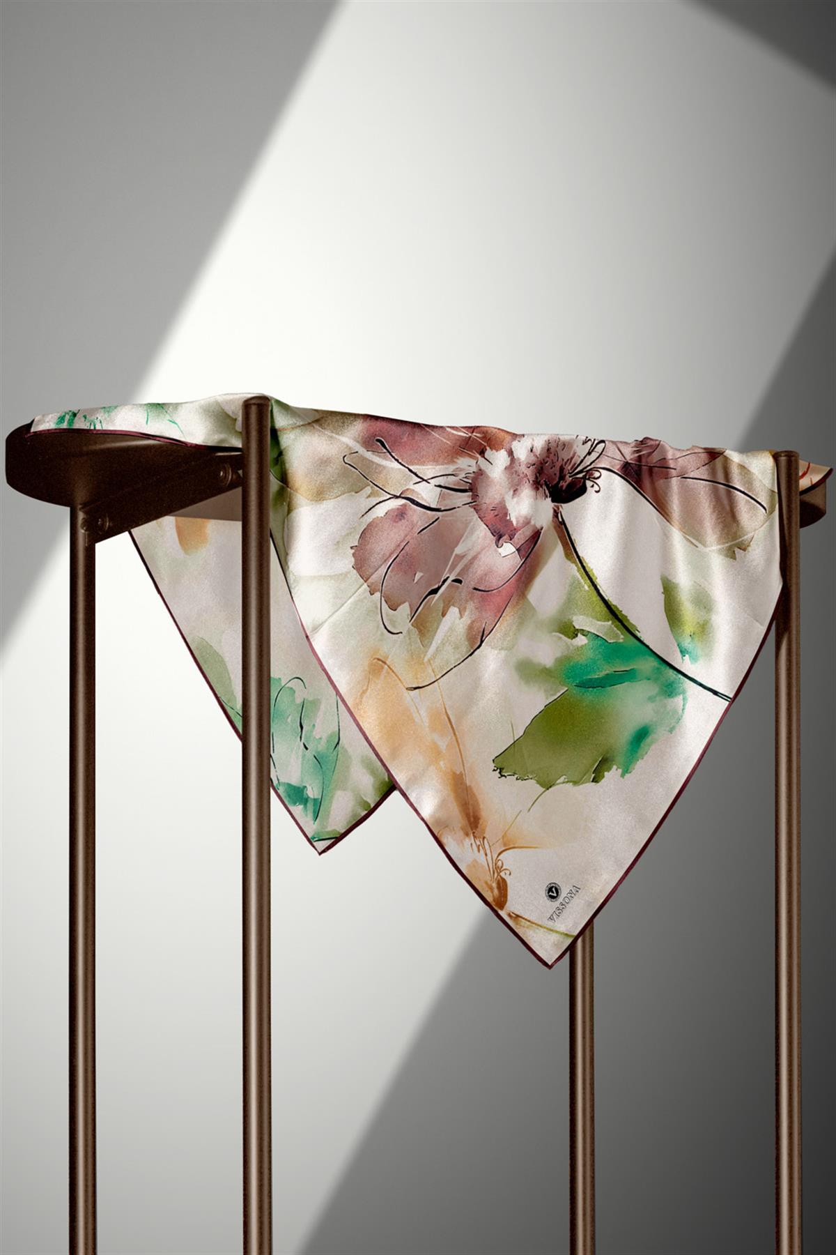 %100 Twill İpek Sulu Boya Çiçek Desenli Vizon Renkli 90x90 Eşarp Dikim Şekli : El Dikişi