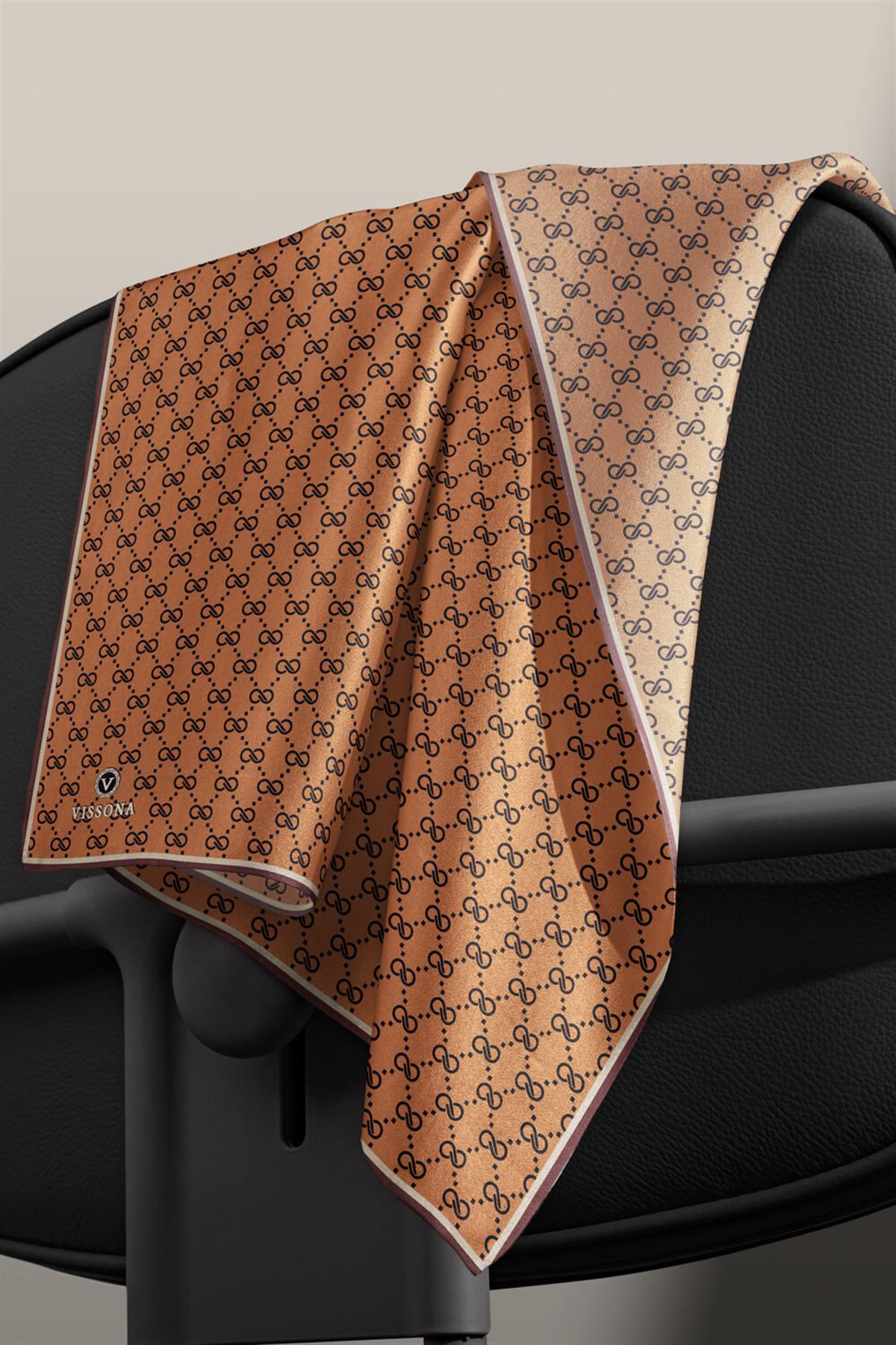 %100 Twill İpek Geometrik Desenli Kahverengi - Taba Renkli 90x90 Eşarp Dikim Şekli : El Dikişi