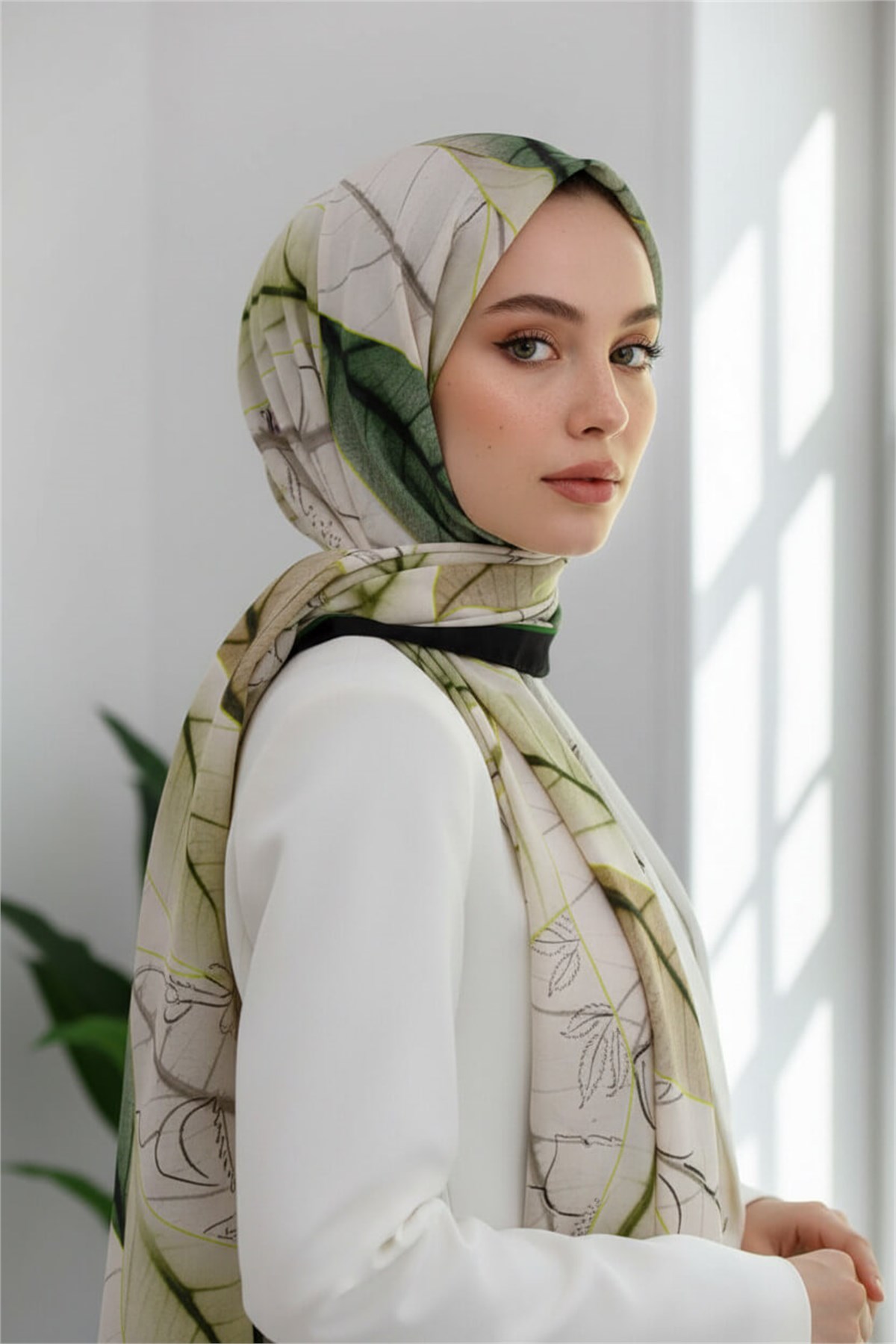 KREP YAPRAK DESENLİ ZÜMRÜT YEŞİLİ RENKLİ 75X195 KIRIŞMAZ ŞAL