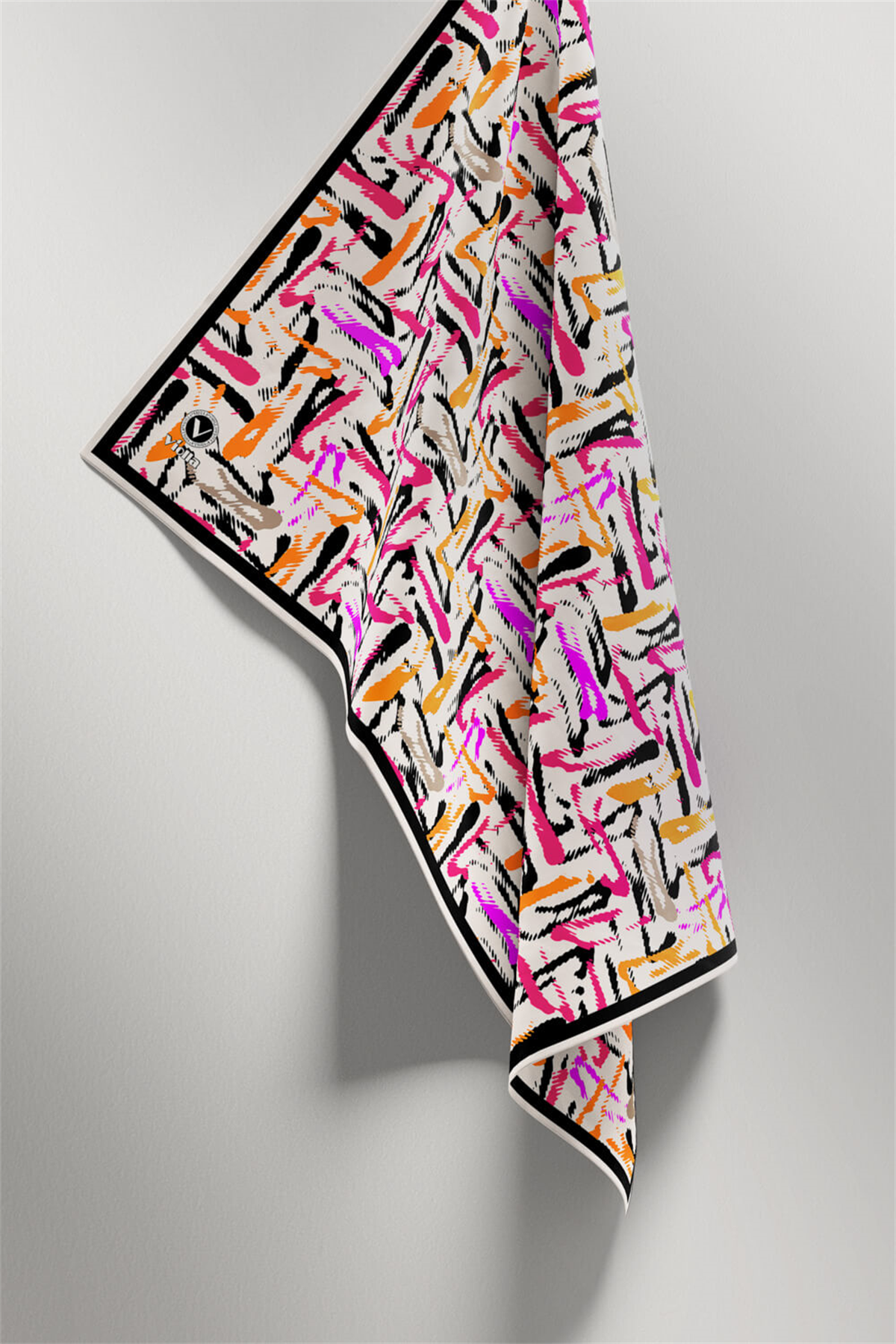 Twill Geometrik Desenli Pembe - Turuncu Renkli 90x90 Eşarp (İpek İçermez) Dikim Şekli : El Dikişi