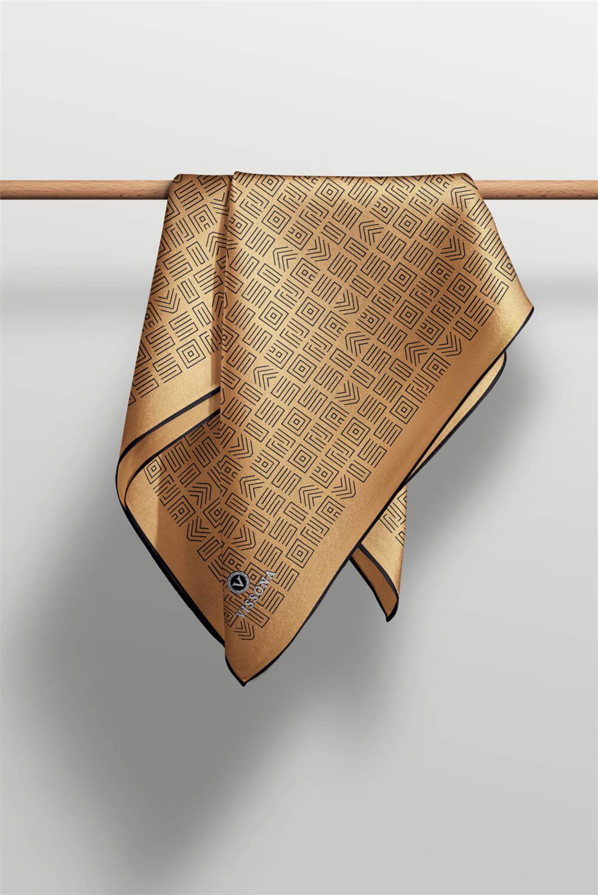 100% Twill İpek Etnik Motif Desenli Gold - Siyah Renkli 90x90 Dikim Şekli : El Dikişi Eşarp