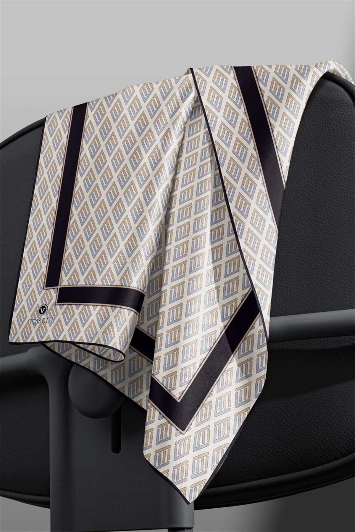 % 57 İPEK % 43 VİSKON Twill İpek Geometrik Desenli Gri - Bej Renkli 90x90 Eşarp Dikim Şekli : El Dikişi