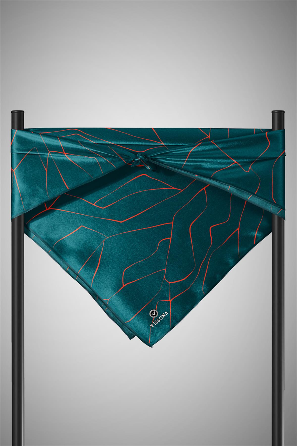 %100 Twill İpek Çizgi Desenli Petrol Yeşili - Turuncu Renkli 90x90 Eşarp Dikim Şekli : El Dikişi