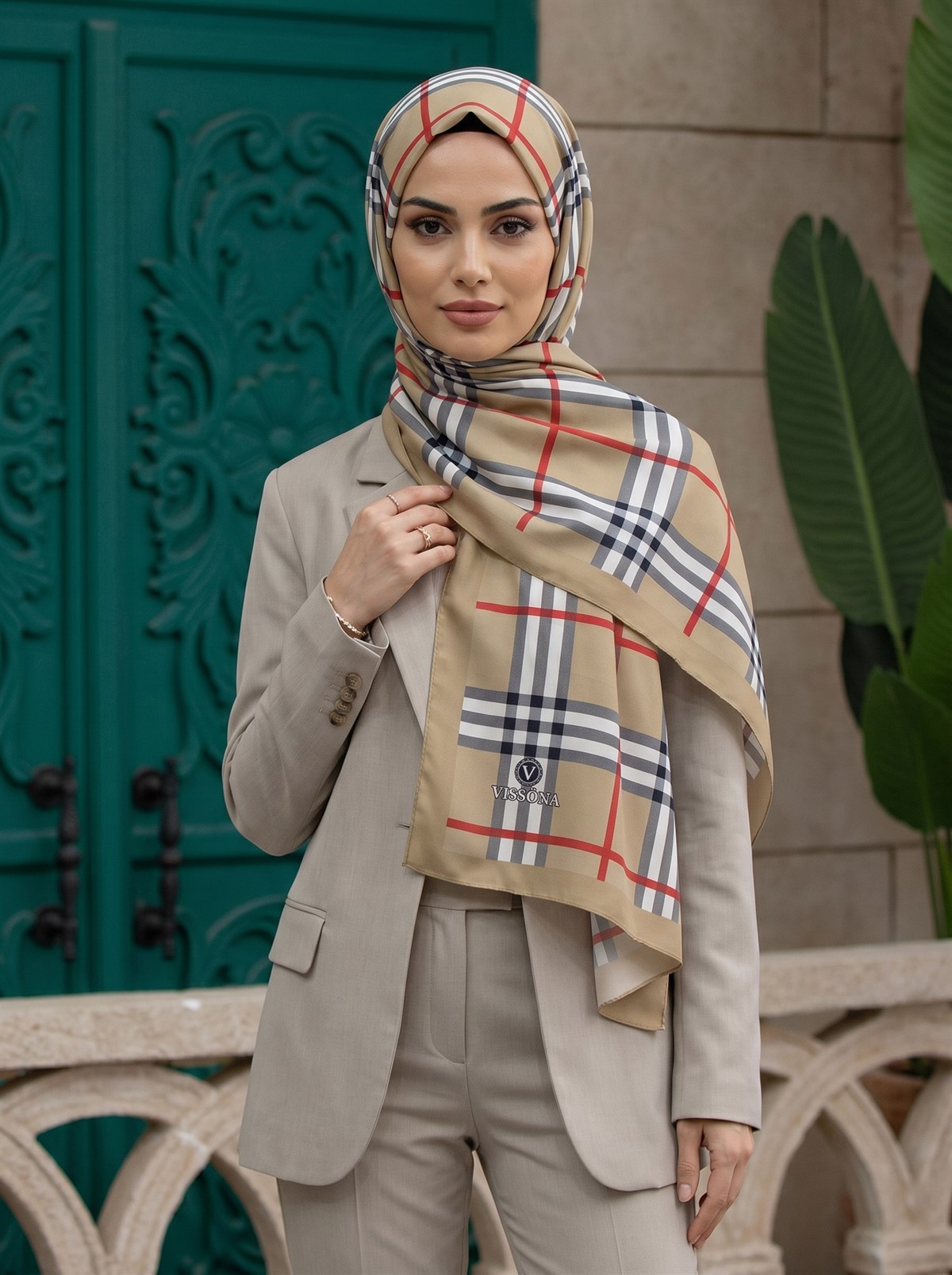 KREP EKOSE DESENLİ BEJ RENKLİ 75X195 KIRIŞMAZ ŞAL