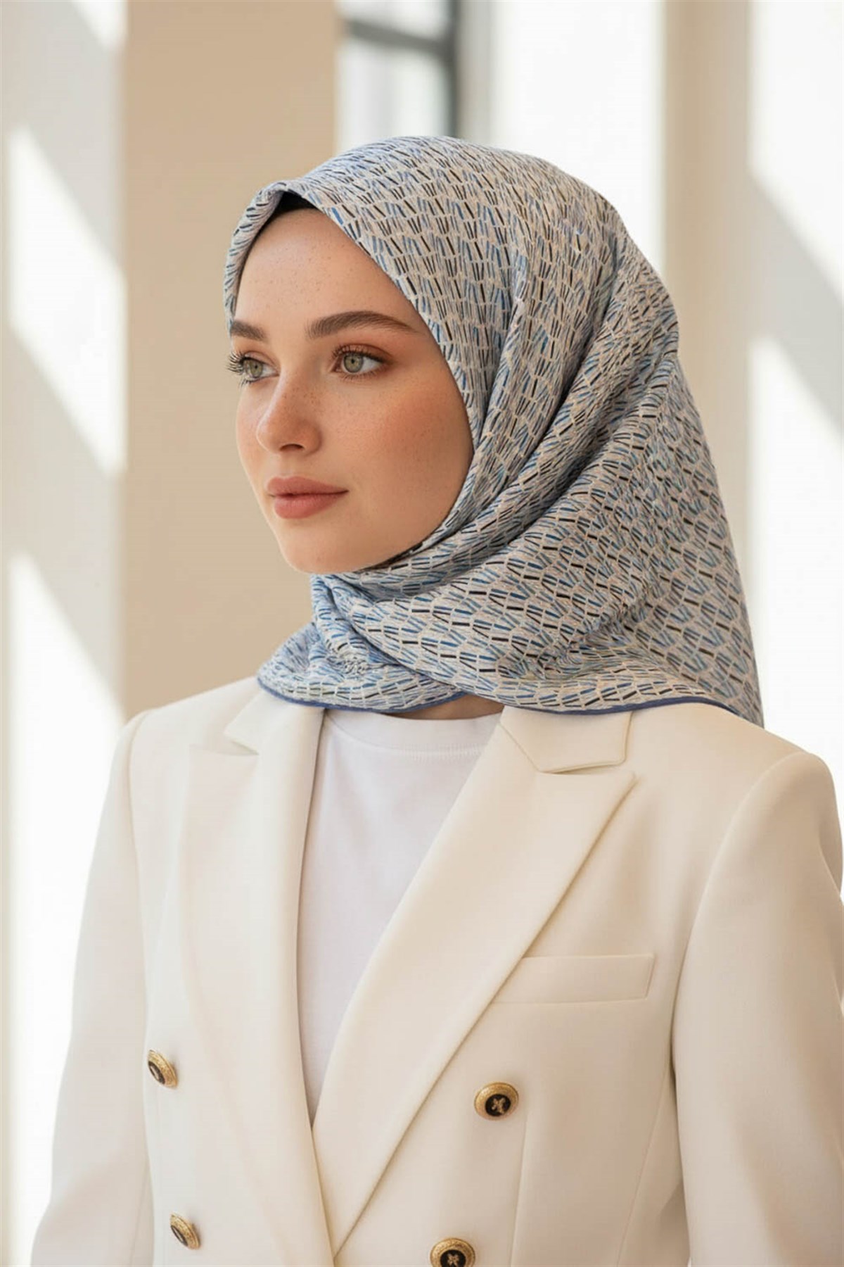 %100 Twill İpek Çizgi Desenli İndigo - Gri Renkli 90x90 Eşarp Dikim Şekli : El Dikişi