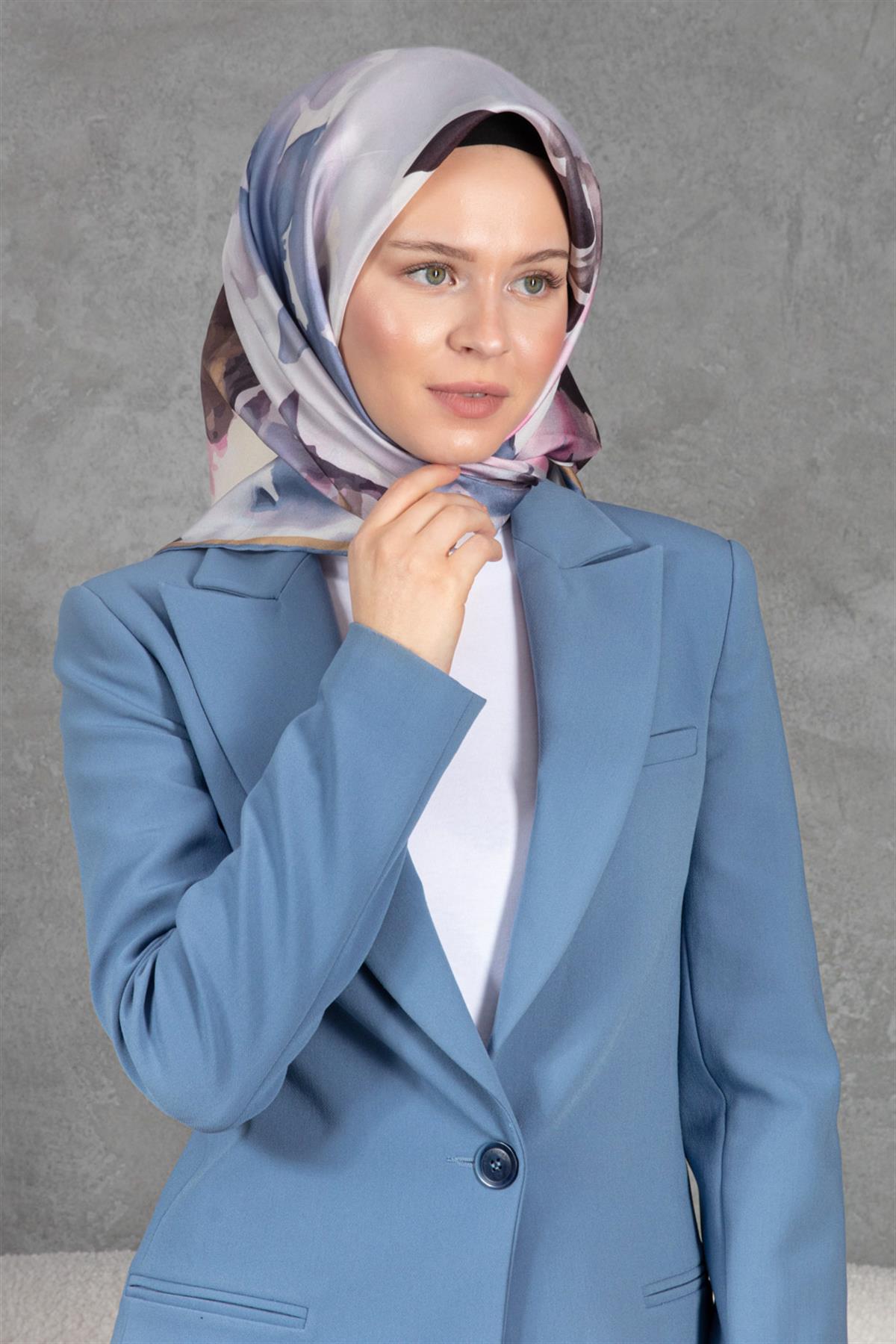 %100 Twill İpek Yaprak Desenli Bebe Mavisi - Pembe Renkli 90x90 Eşarp Dikim Şekli : El Dikişi