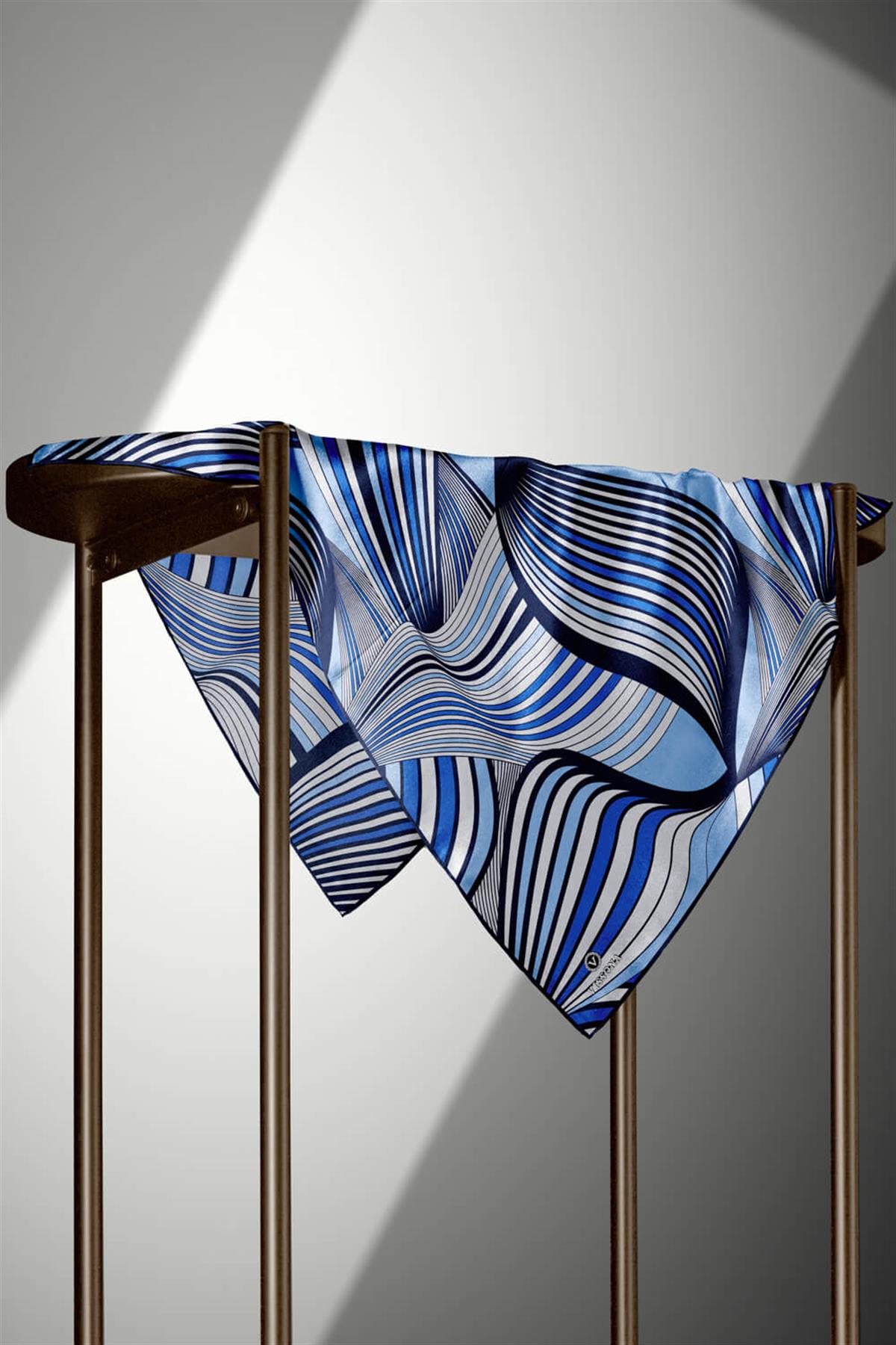 %100 Twill İpek Okyanus Dalgası Desenli Lacivert - İndigo Renkli 90x90 Eşarp Kenar Dikiş Şekli El Dikişli