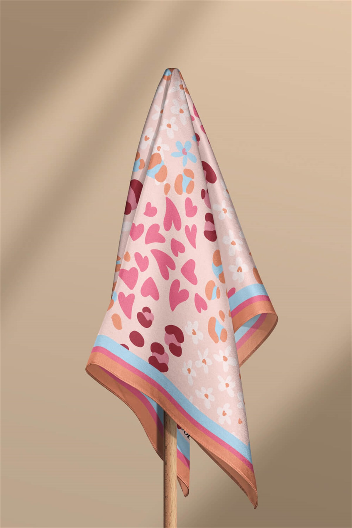 G64 Violla Kalpli Leopar Desenli Bandana