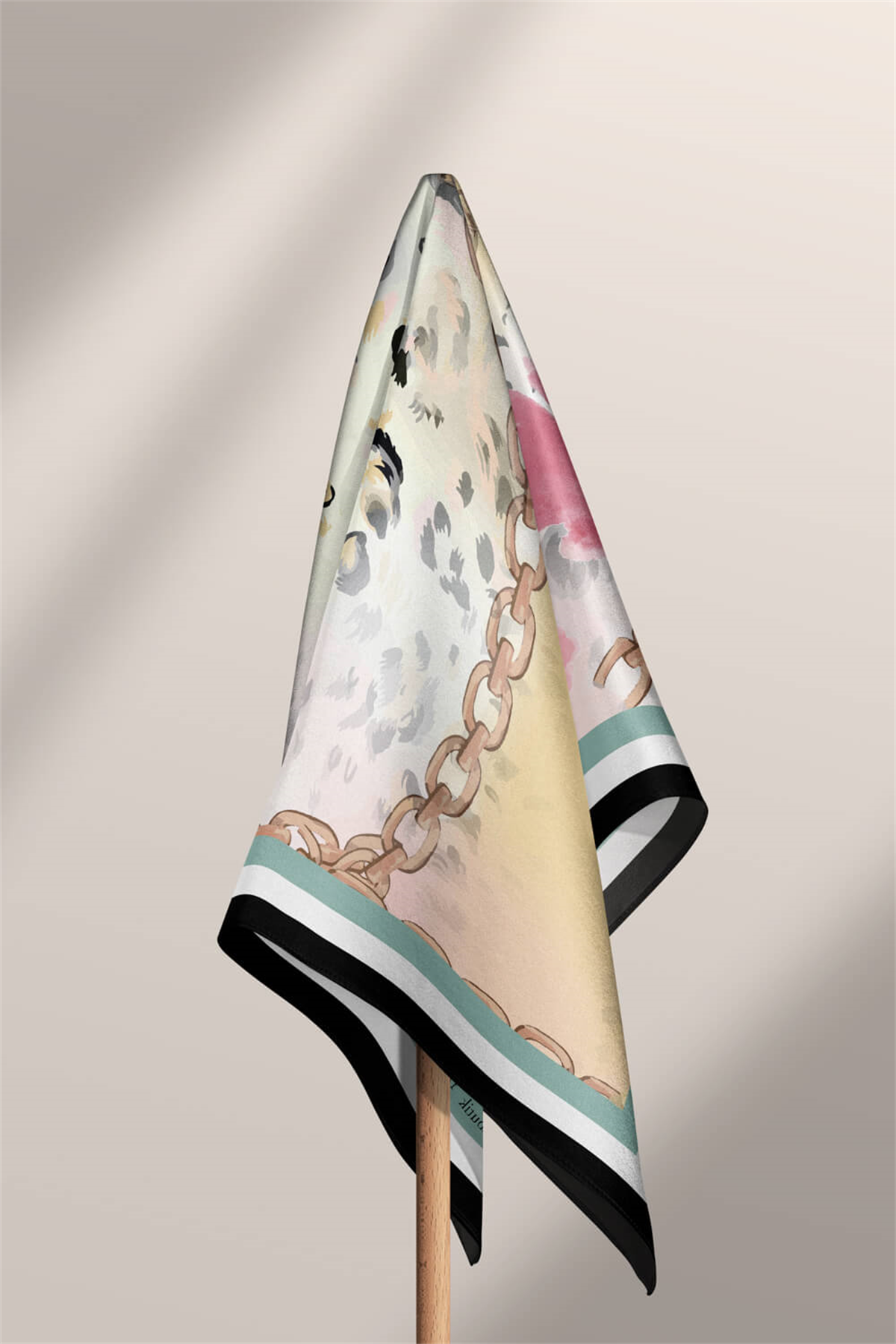 G22 LEOPARD COLOR FLOWERS BANDANA