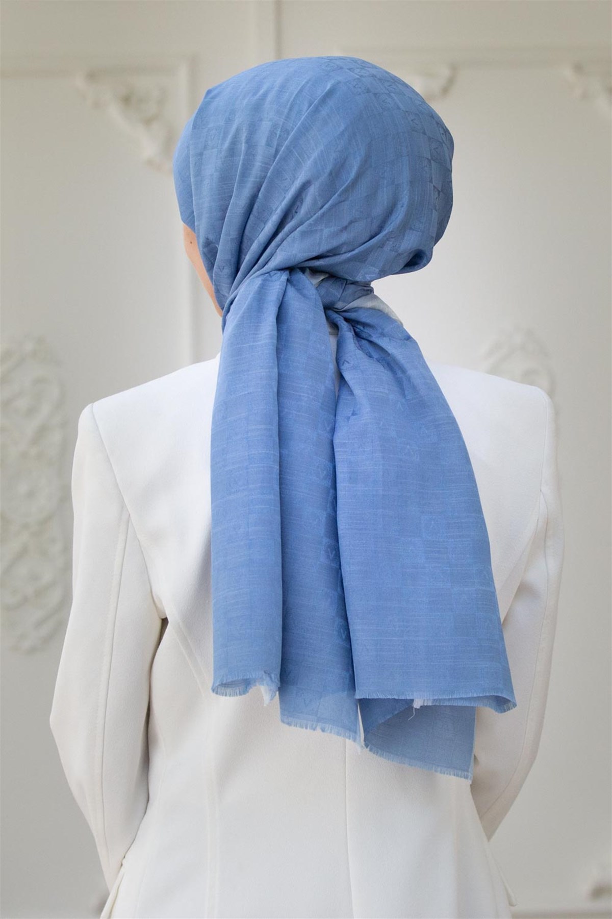 %57 İPEK %43 PAMUK MONOGRAM DESENLİ İNDİGO RENKLİ 70X190 ŞAL