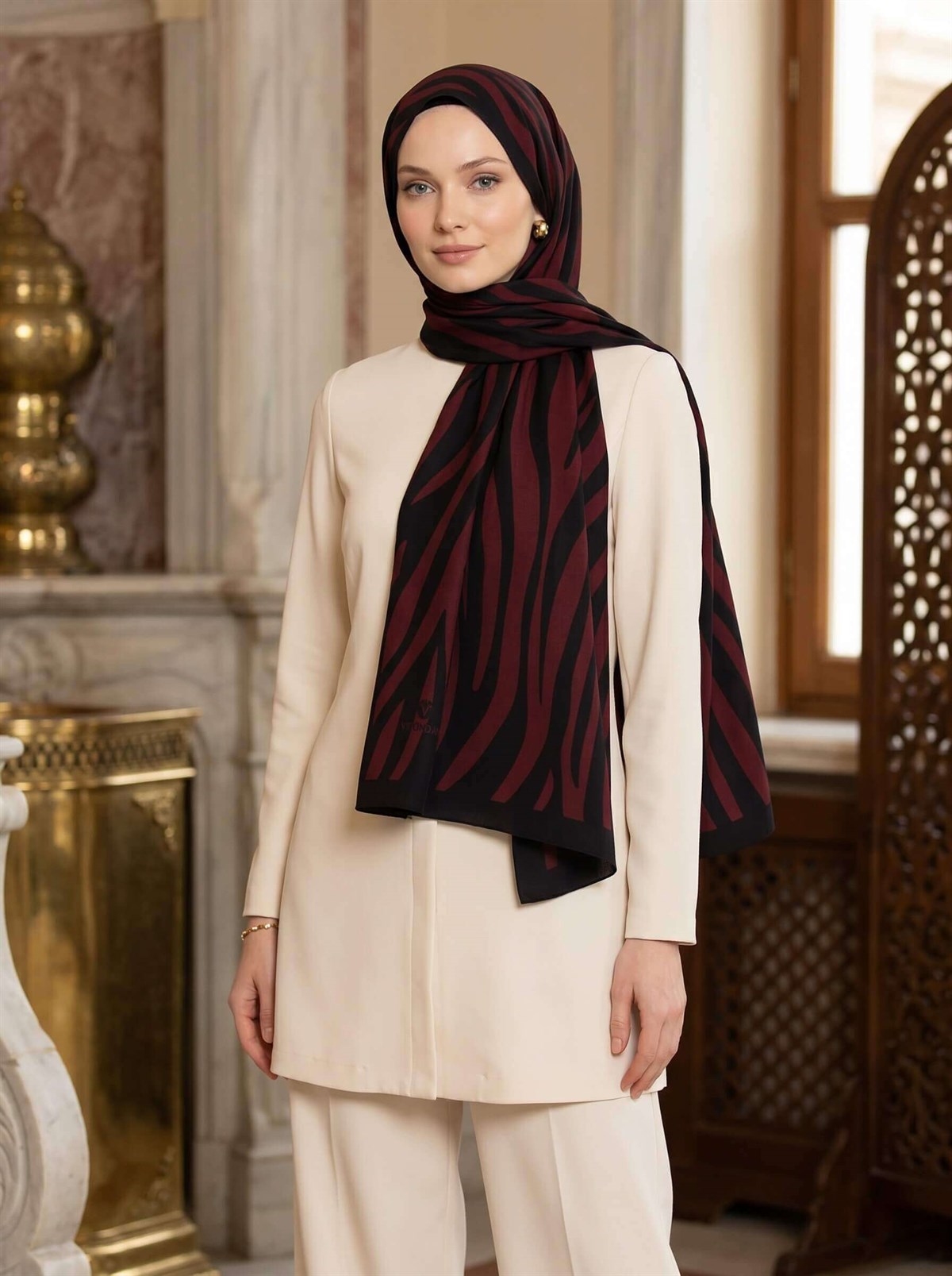 KREP KIRIŞMAZ ŞAL ZEBRA DESENLİ SİYAH - KIRMIZI RENKLİ 75X195