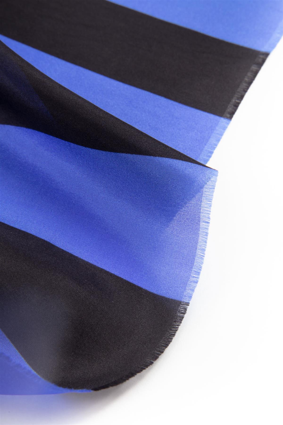 %100 İpek Şerit Ve Varak Desenli Bebe Mavisi - Siyah Renkli 92x210 Şal