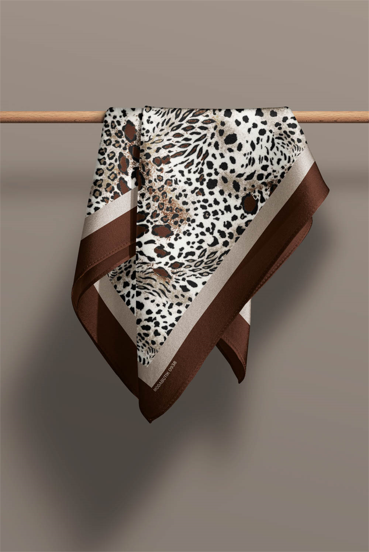 Kadın Kahverengi Koyu Kestane Leopar Desenli 50x50 Bandana - DG0938