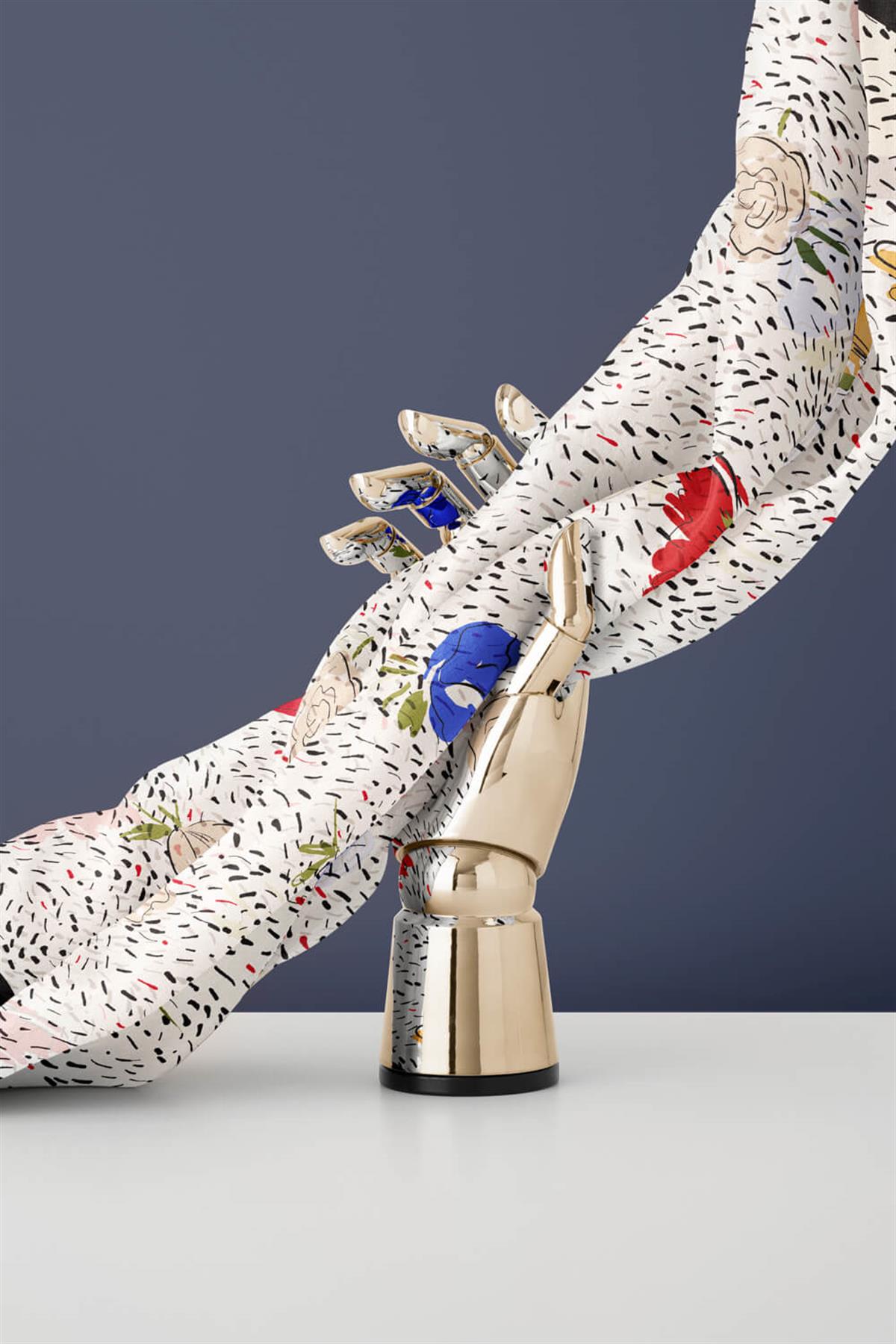 %100 Twill İpek Çıtır Çiçek Desenli Gold - Krem Renkli 90x90 Eşarp Dikim Şekli : El Dikişi