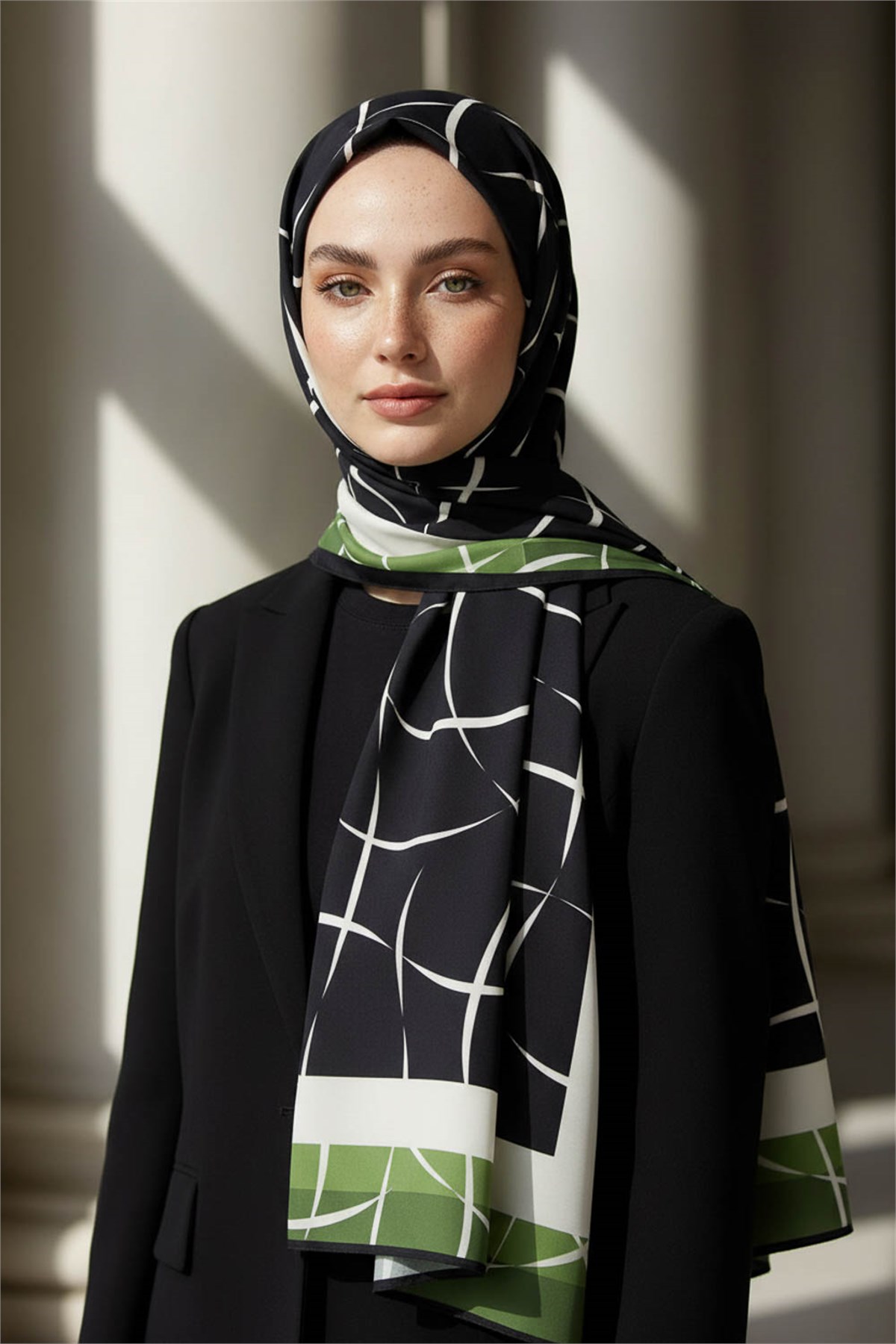 KREP ÇİZGİLİ DESENLİ ZÜMRÜT YEŞİLİ RENKLİ 75X195 KIRIŞMAZ ŞAL